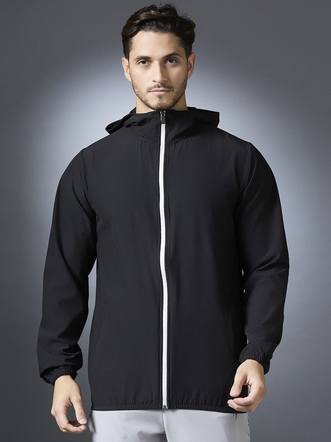 

Hardik Pandya Men Brand Logo Lightweight Running Sporty Jacket, Black