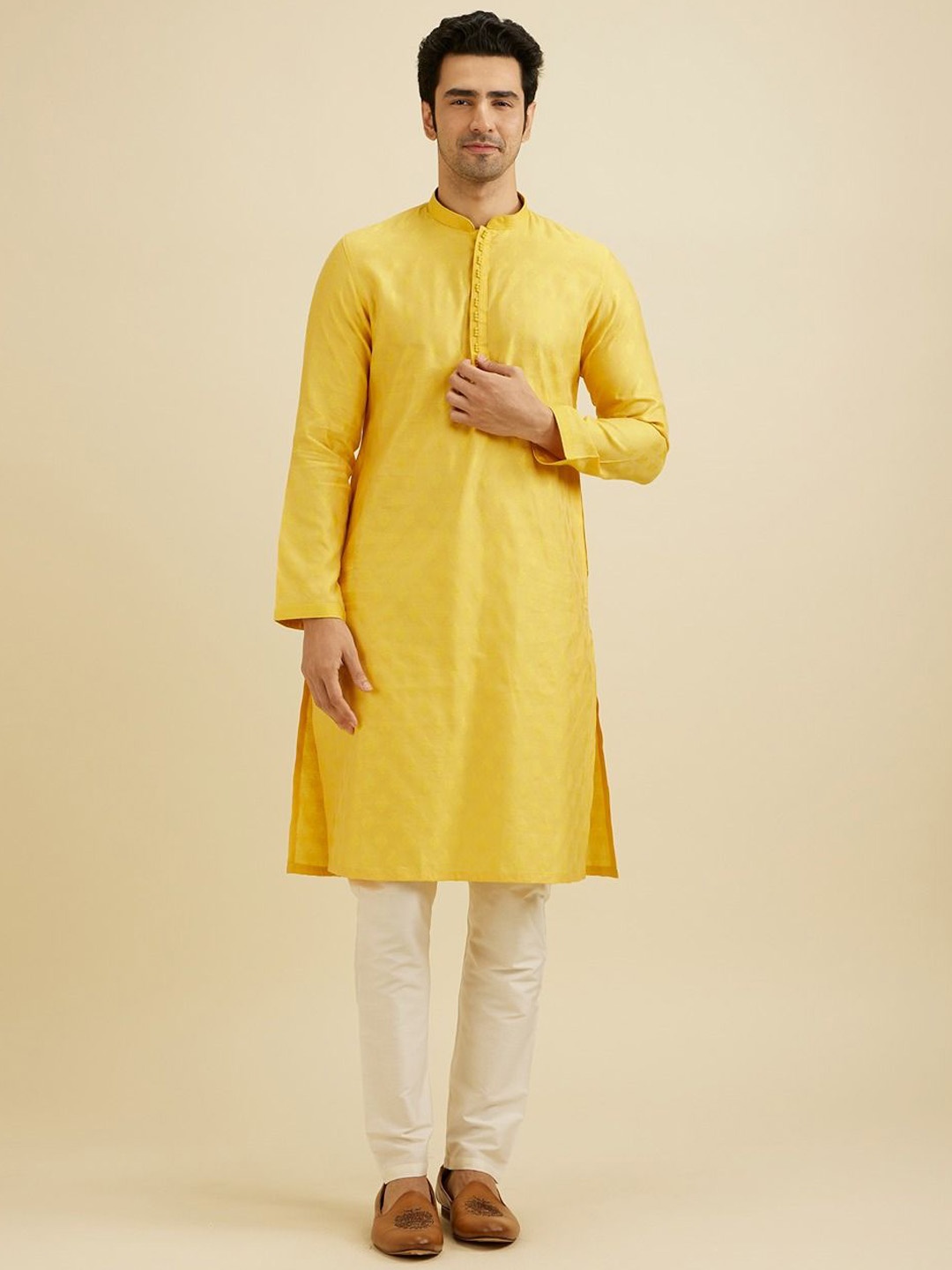 

Manyavar Men Ethnic Motifs Regular Kurta with Pyjamas, Yellow