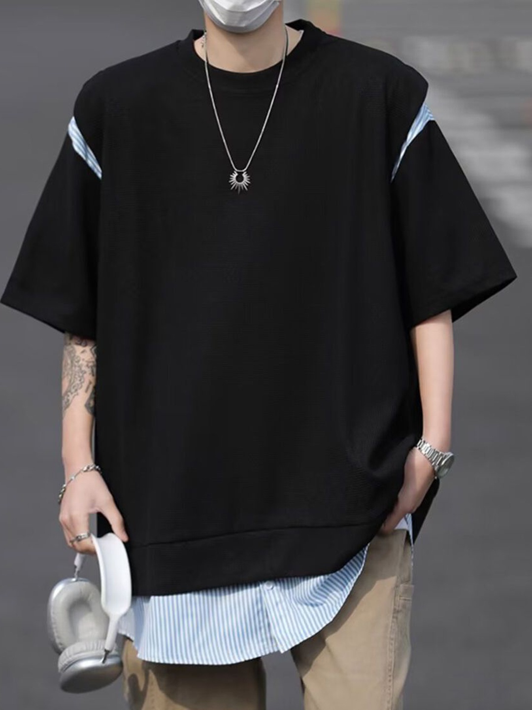 

StyleCast x Revolte Men Colourblocked T-shirt, Black