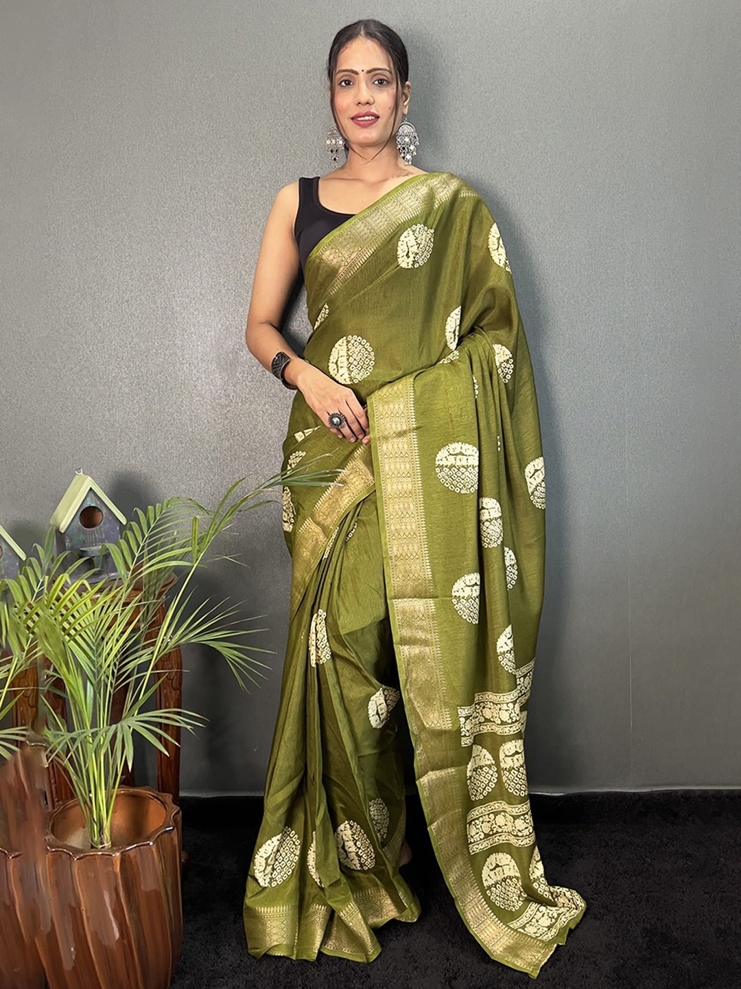 

KALINI Ethnic Motifs Woven Design Zari Pure Silk Ready to Wear Banarasi Saree, Green