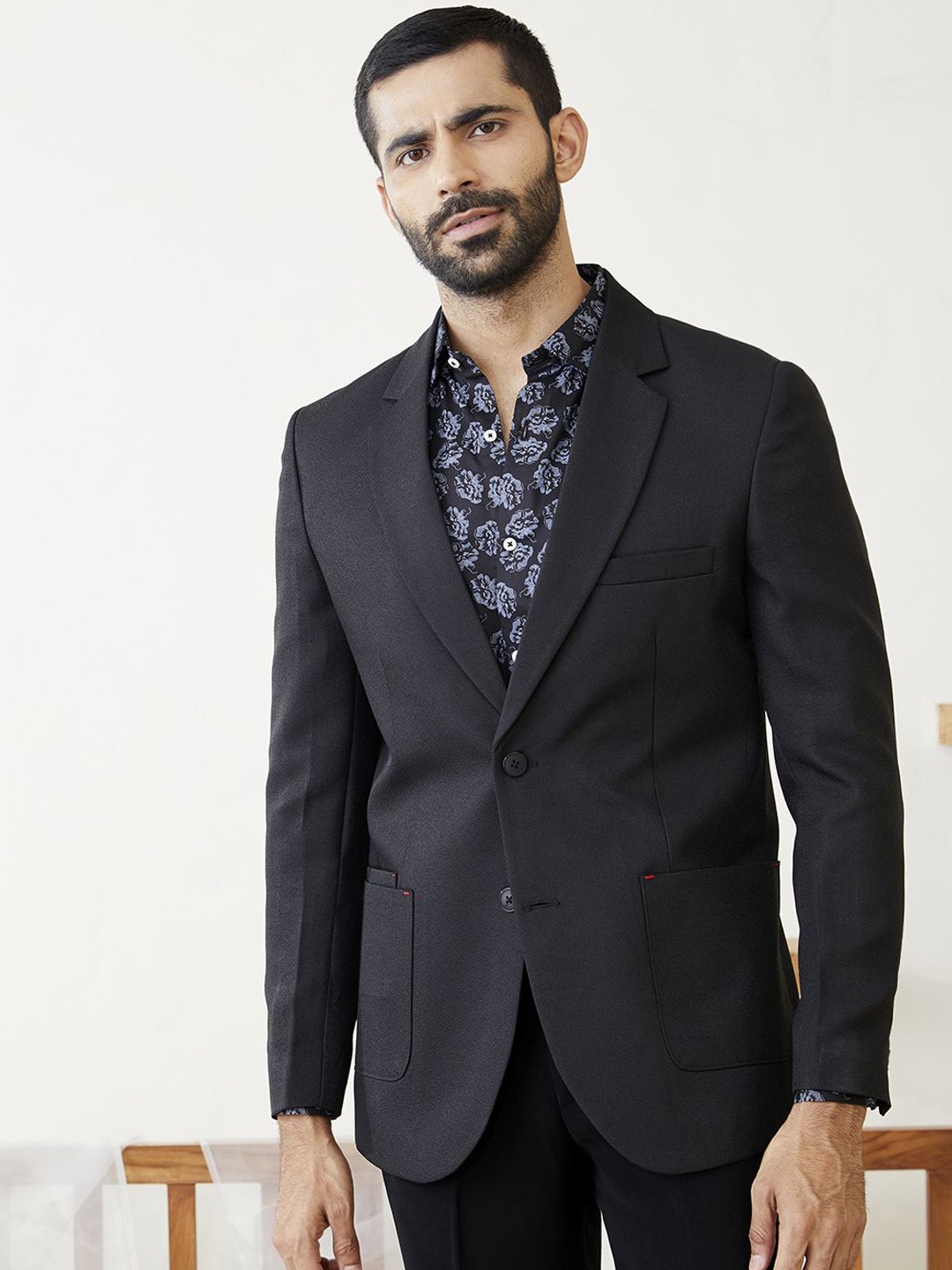 

MR BUTTON Tailored-Fit Single Breasted Blazer, Black