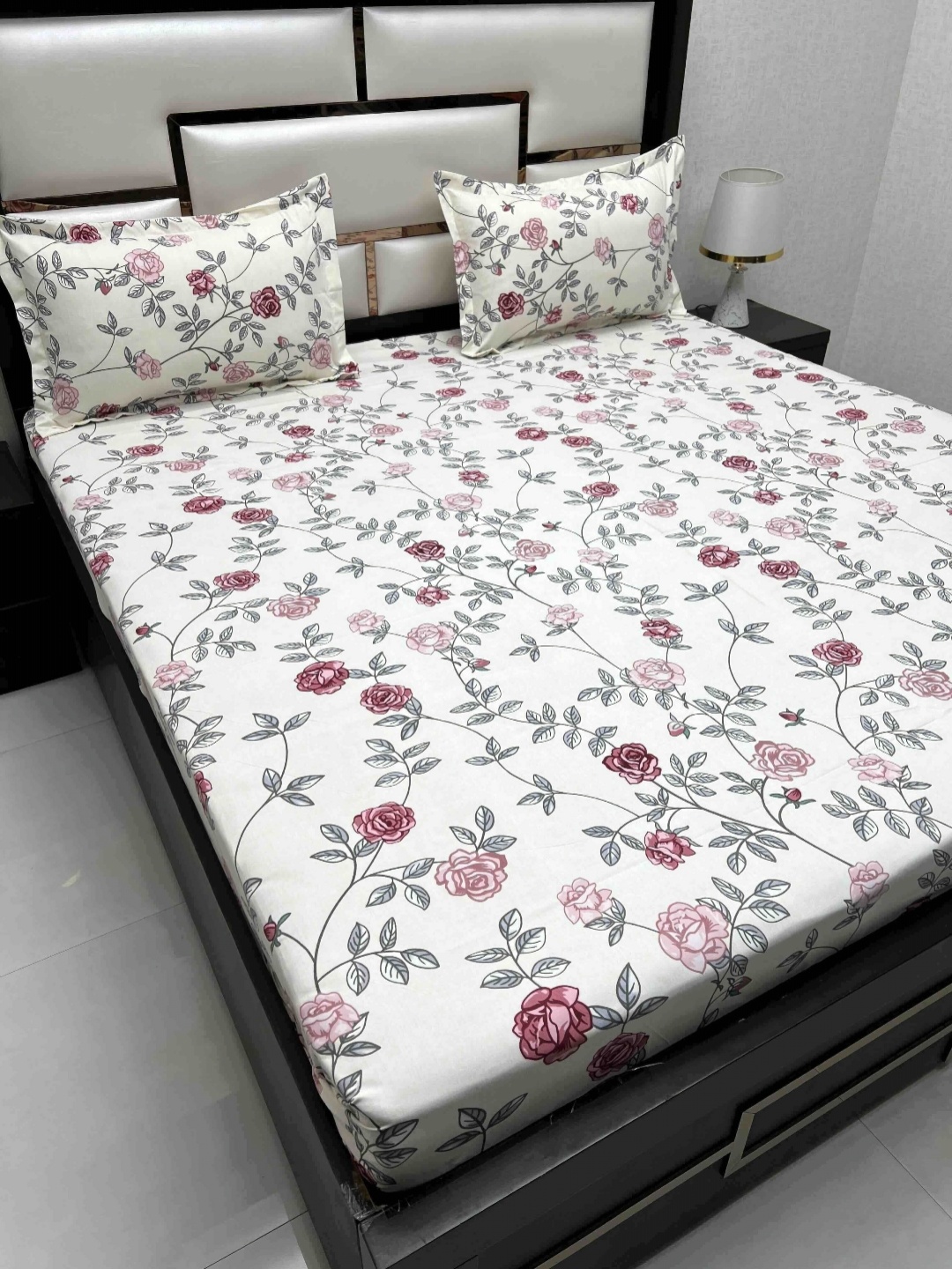 

Pure Decor Queen Size Double Bedsheet With 2 Pillow Covers 2.28m X 2.54m, White