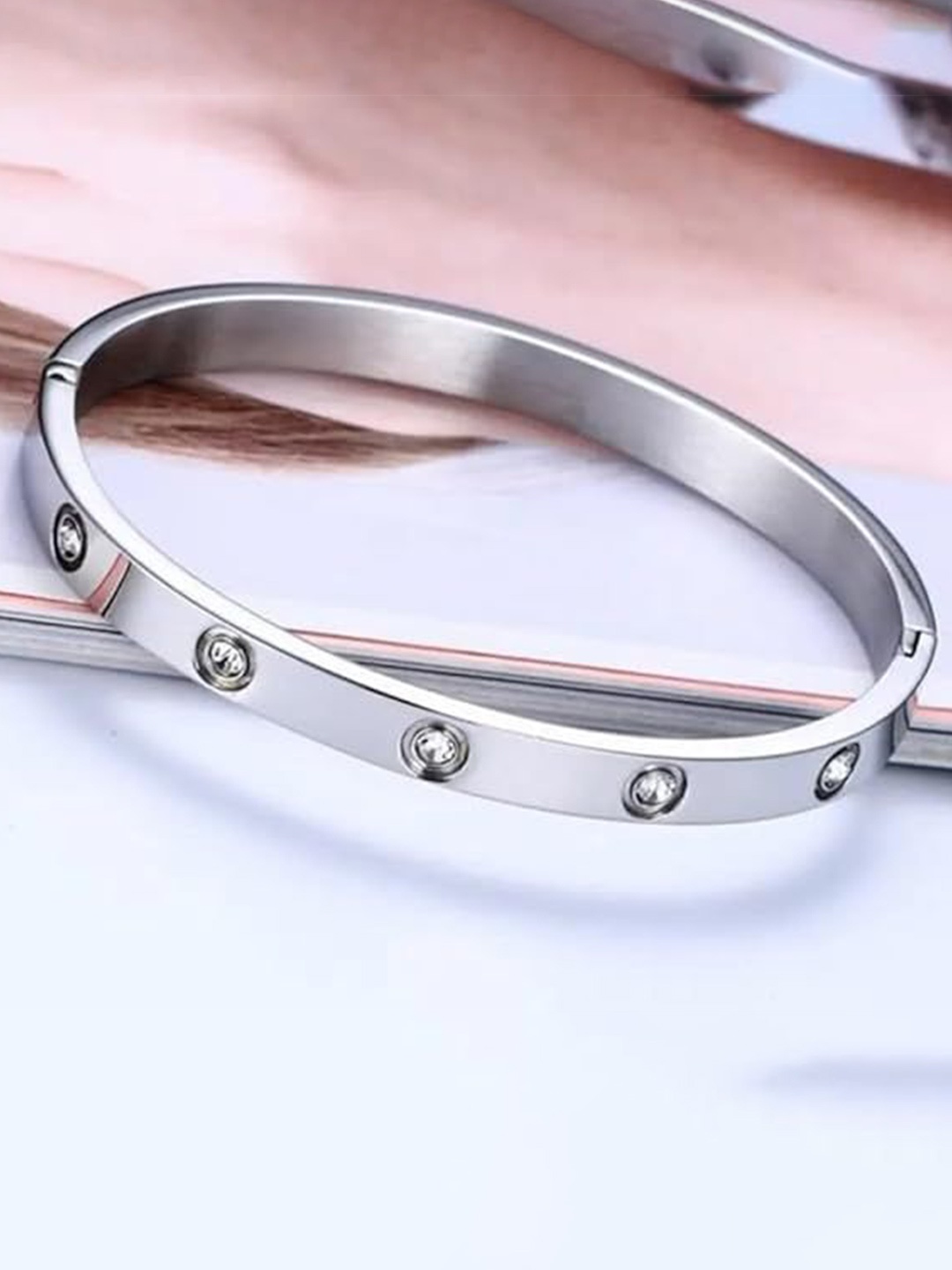 

DIVASTRI Women Antique Silver-Plated Kada Bracelet