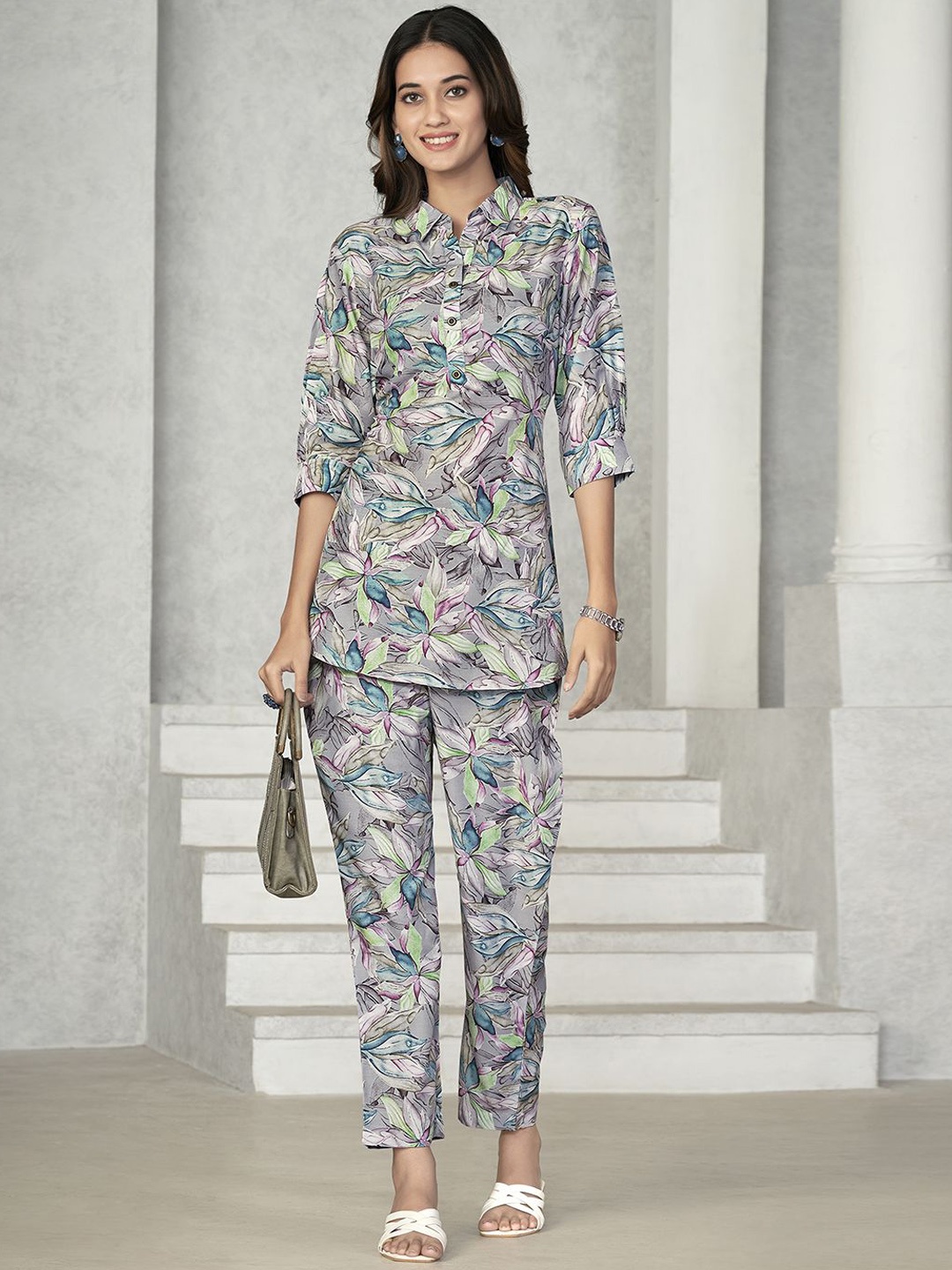 

DressBerry Grey Floral Printed Shirt Collar Three-Quarter Sleeves Top With Trouser