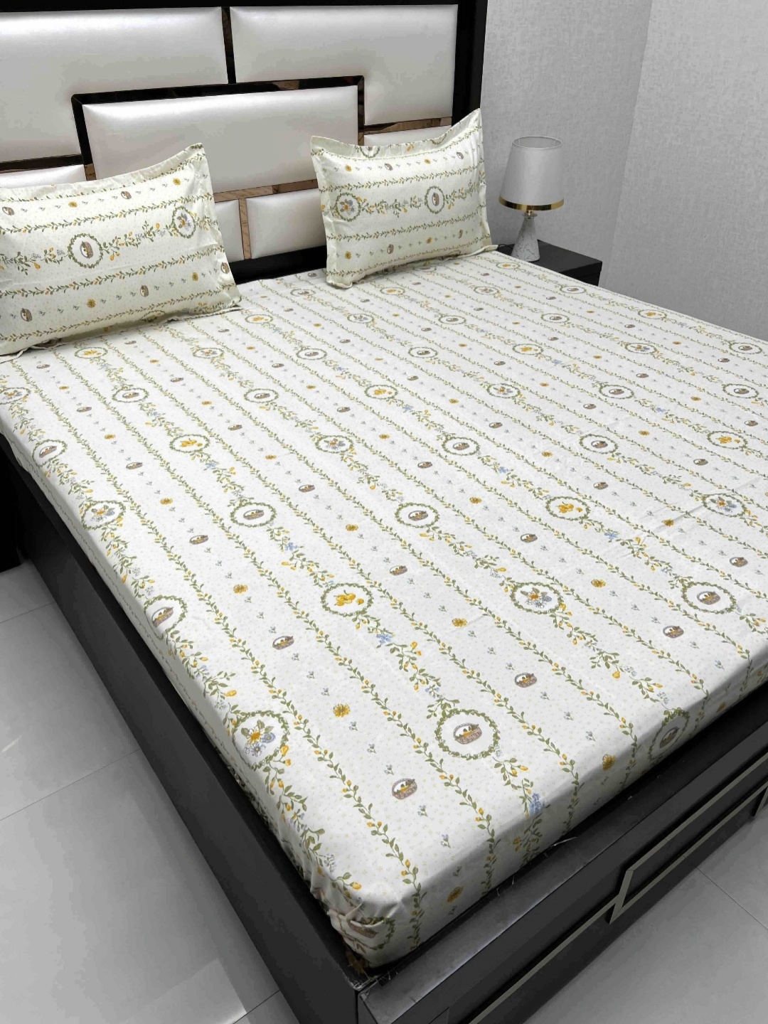 

Pure Decor Queen Size Double Bedsheet With 2 Pillow Covers 2.28m X 2.54m, Cream