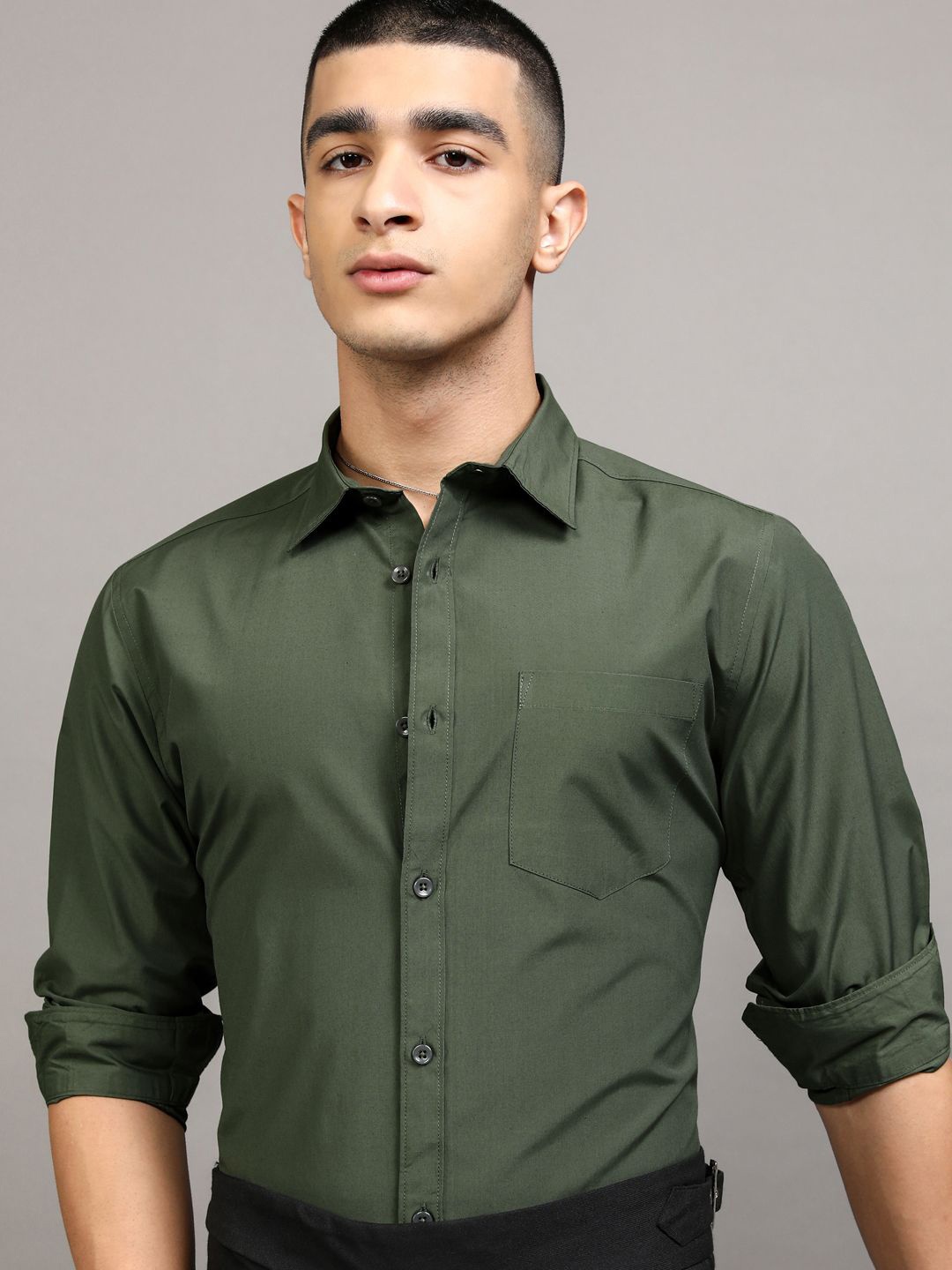

HIGHLANDER Men Olive Solid Slim Fit Casual Shirt