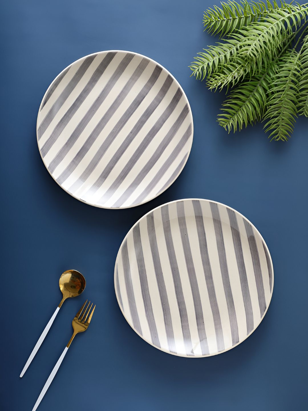 

VarEesha Grey & White Striped 6 Pieces Ceramic Dishwasher and Microwave Safe Plates