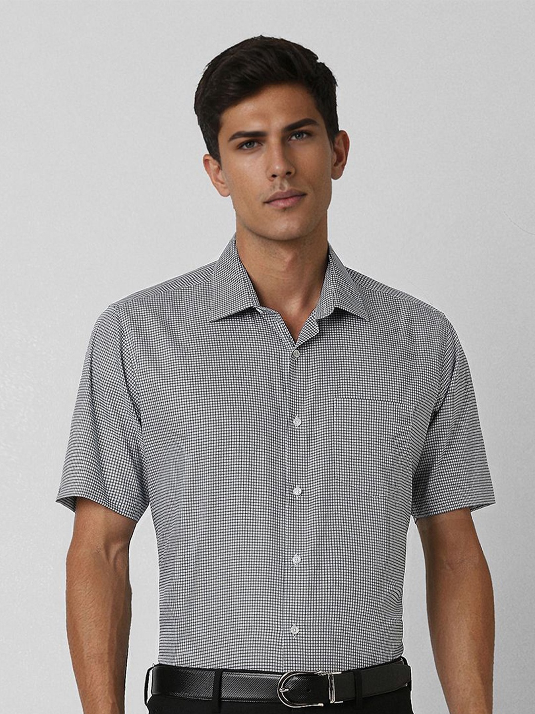 

Van Heusen Men Opaque Checked Formal Shirt, Grey