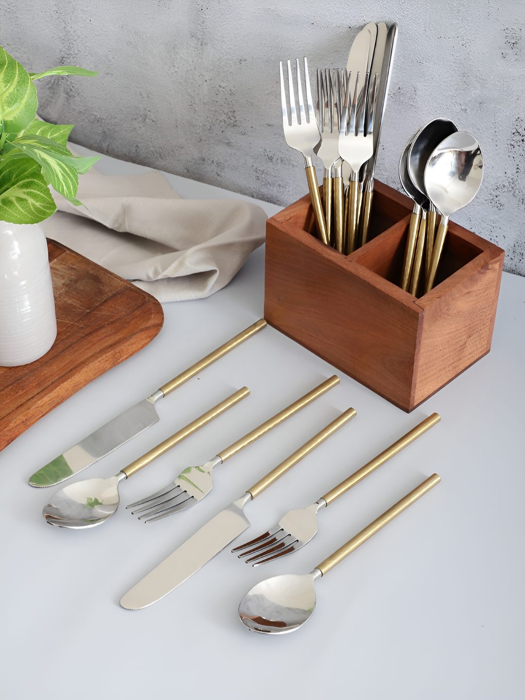 

VarEesha Harmony Gold-Toned 18 Pieces Stainless Steel Table Spoons