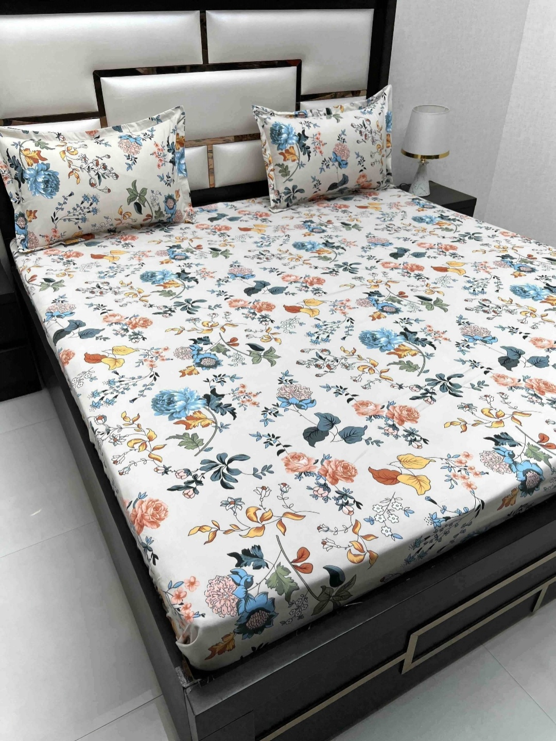 

Pure Decor Queen Size Double Bedsheet With 2 Pillow Covers 2.28m X 2.54m, White