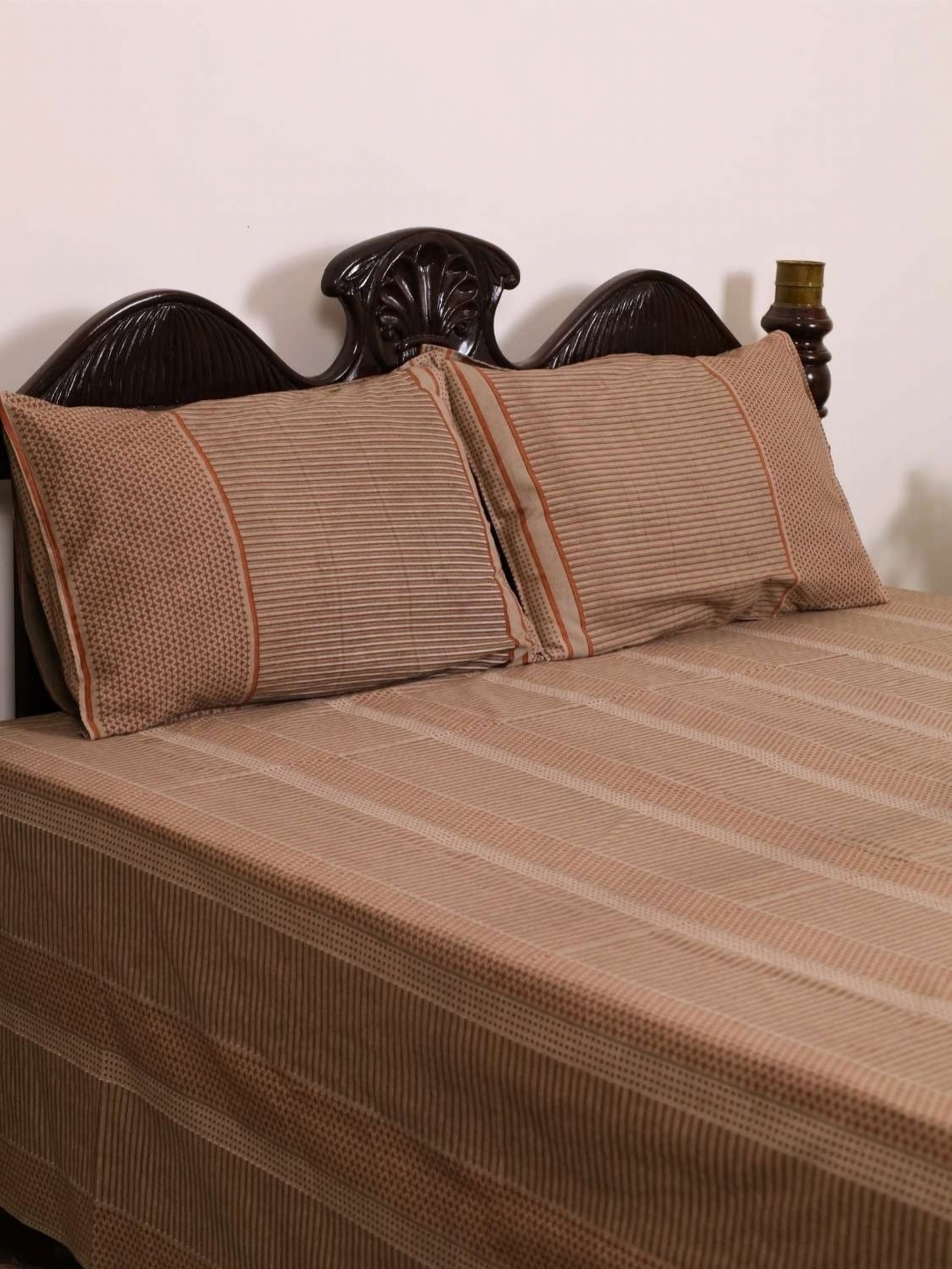 

Peepul Tree Taupe & Brown Striped 300 TC Single Bedsheet with 2 Pillow Covers