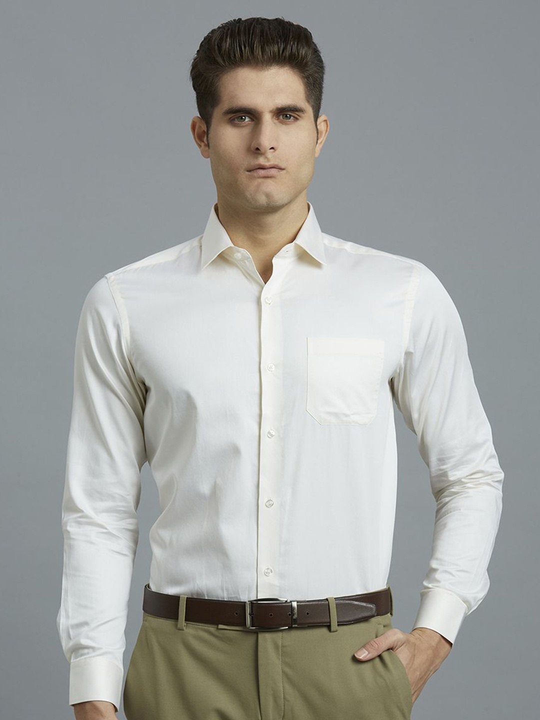 

Reid & Taylor Men Classic Opaque Formal Shirt, Cream