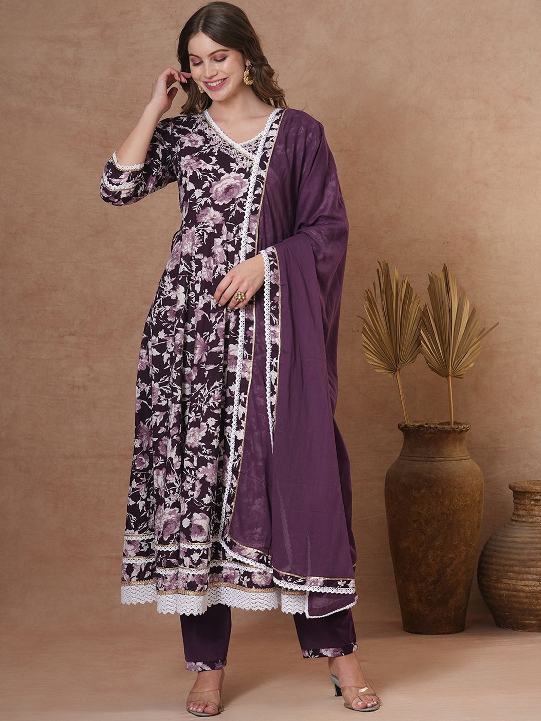 

FASHOR Women Floral Printed Panelled Thread Work Pure Cotton Kurta with Trousers & With Dupatta, Purple