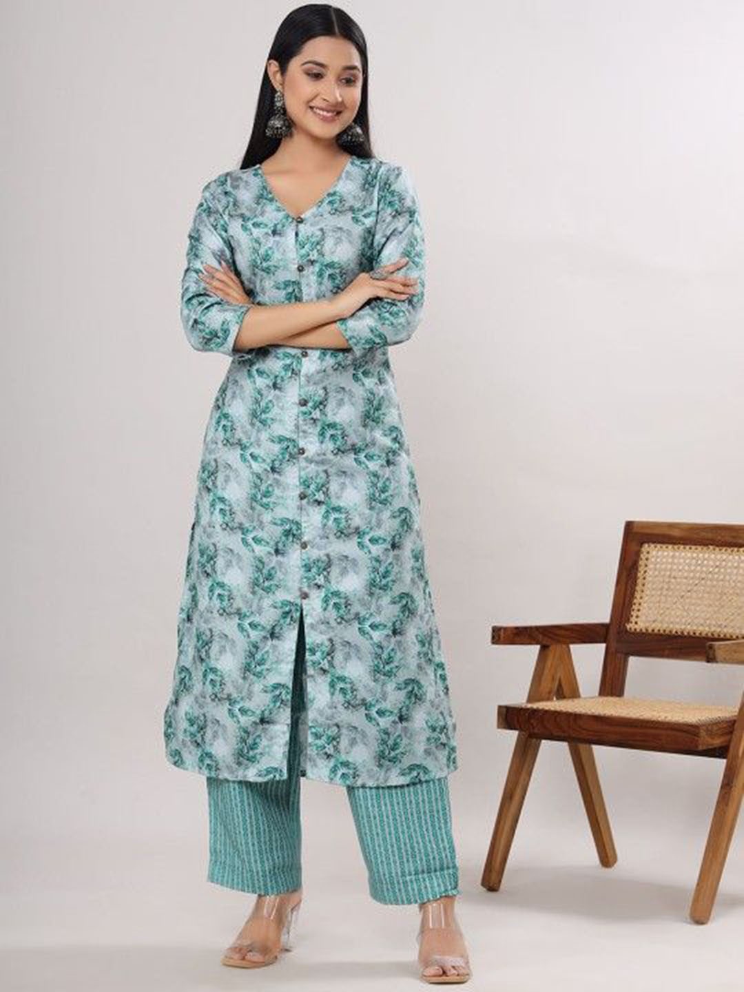 

Chandbaali Floral Printed Pure Wool Straight Kurta With Churidar, Green