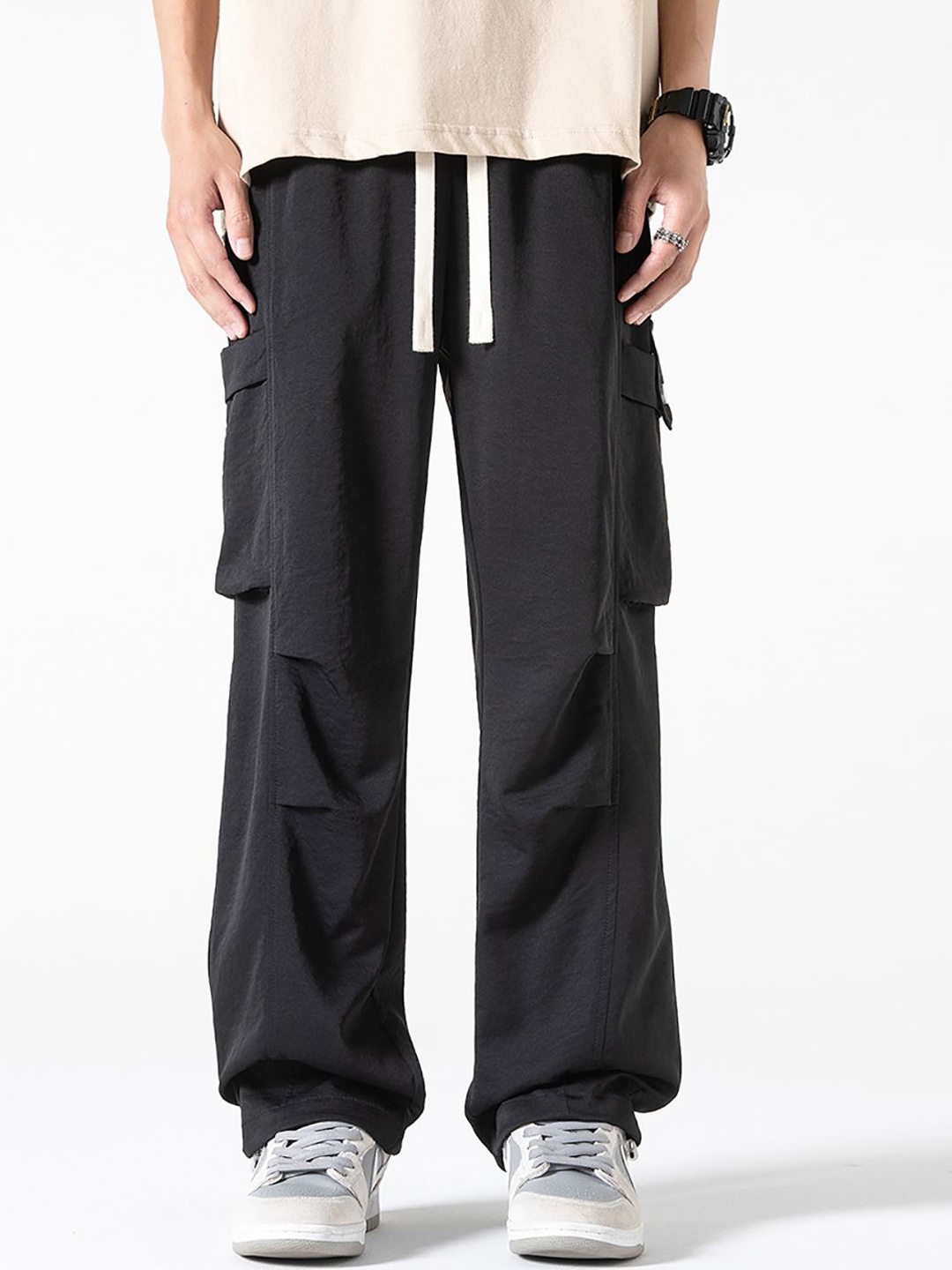 

StyleCast x Revolte Men Loose Fit Pleated Regular Trousers, Black