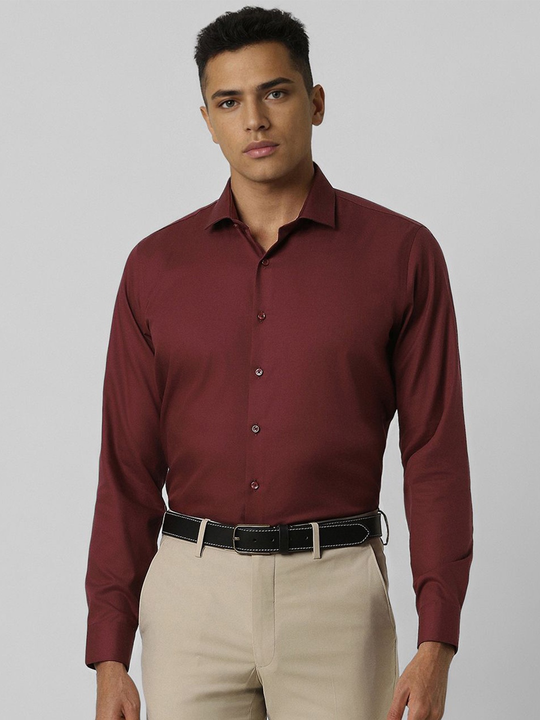 

Van Heusen Men Slim Fit Opaque Formal Shirt, Maroon