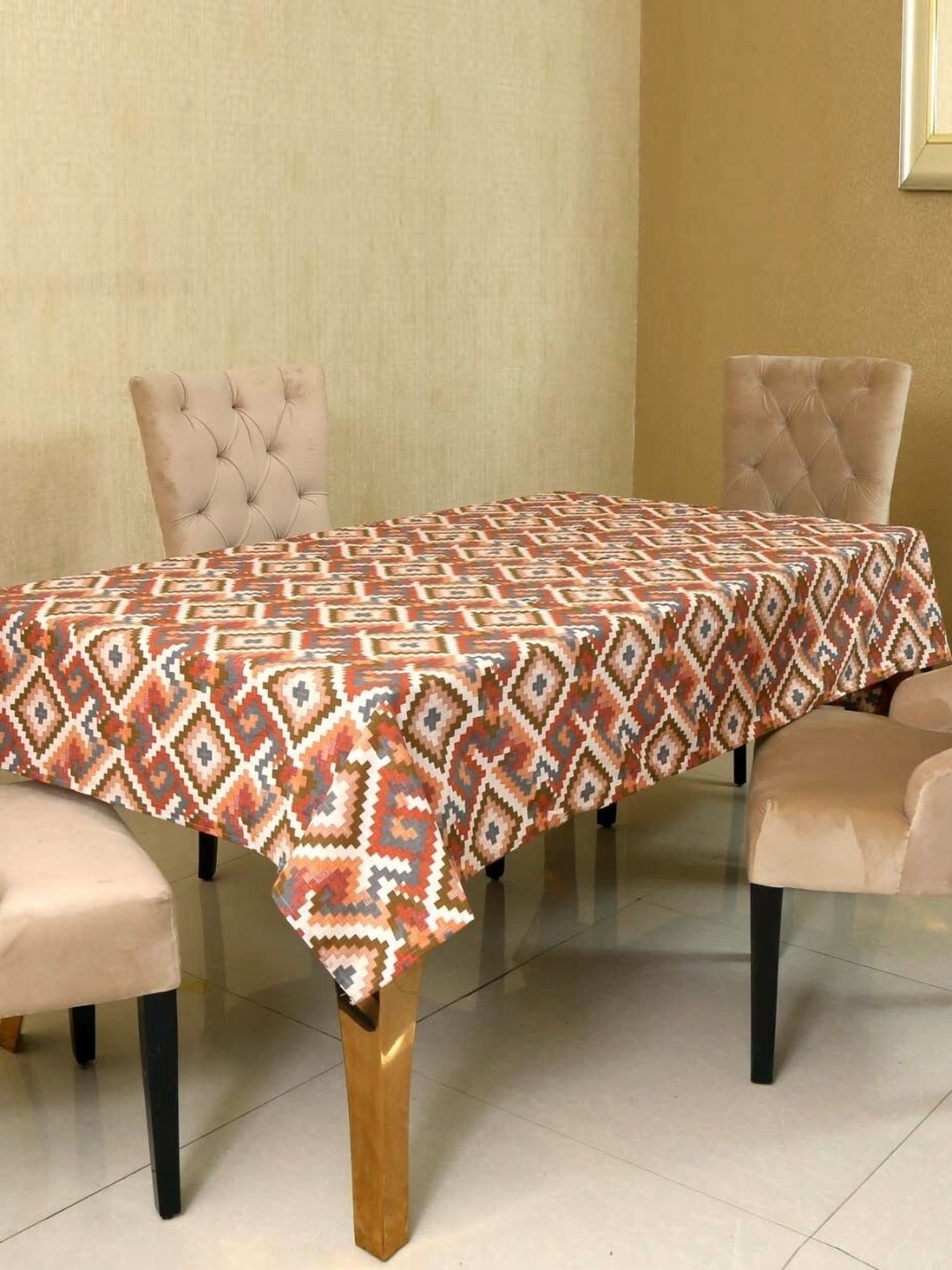 

BILBERRY Furnishing by preeti grover White Set of 6 Geometric Printed Cotton 6-Seater Table Cover