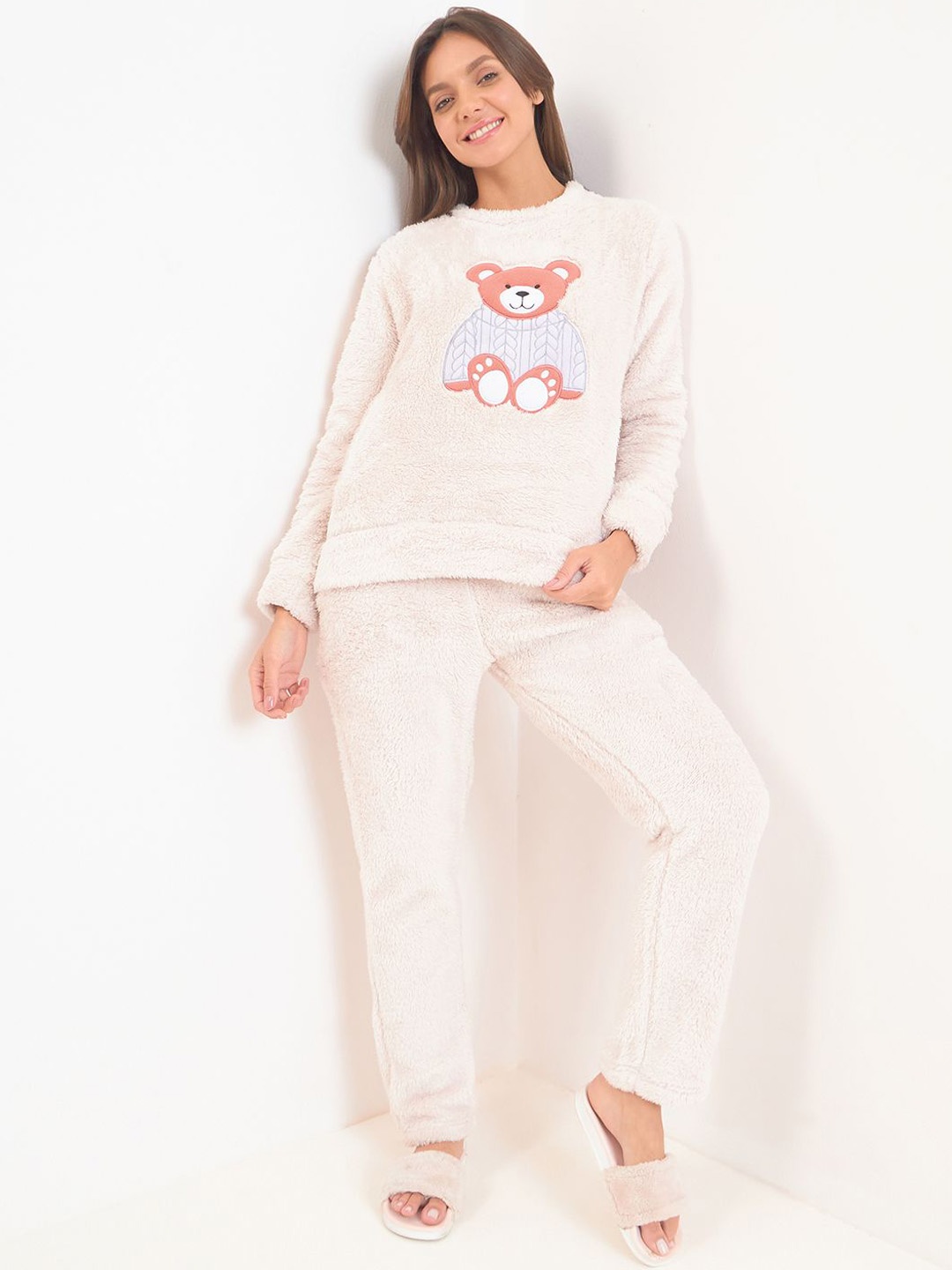 

Sweet Dreams Women Round Neck Long Sleeves Night Suit, Off white