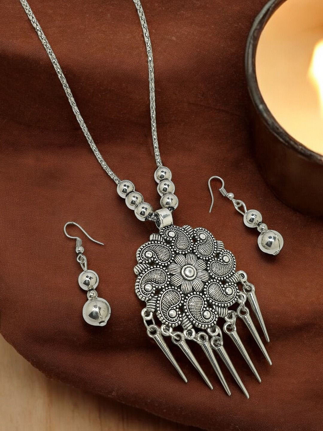 

FEMMIBELLA Silver-Plated Floral Shaped Oxidised Jewellery Set