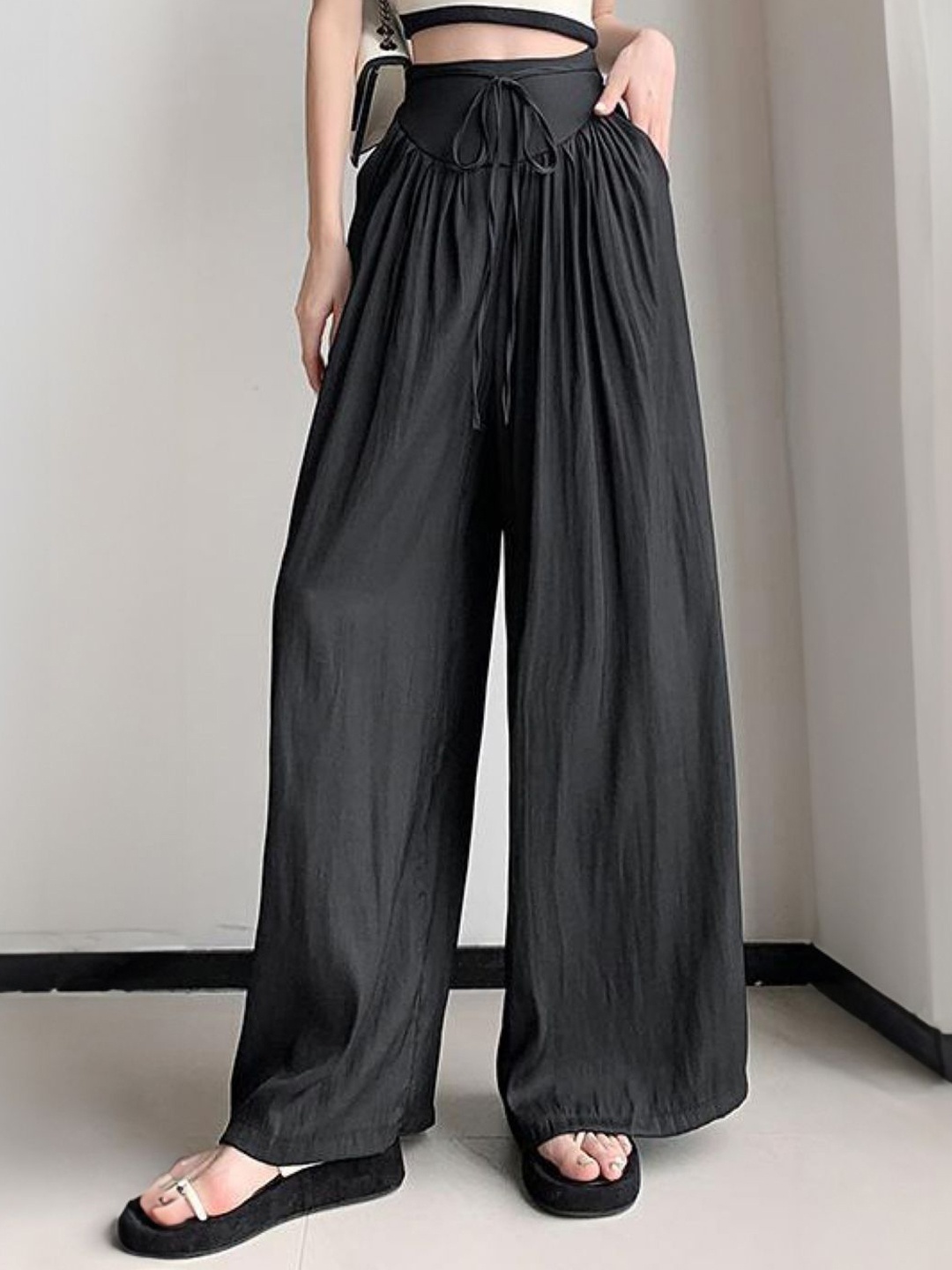 

StyleCast Women Original Mid-Rise Wide Leg Trousers, Black