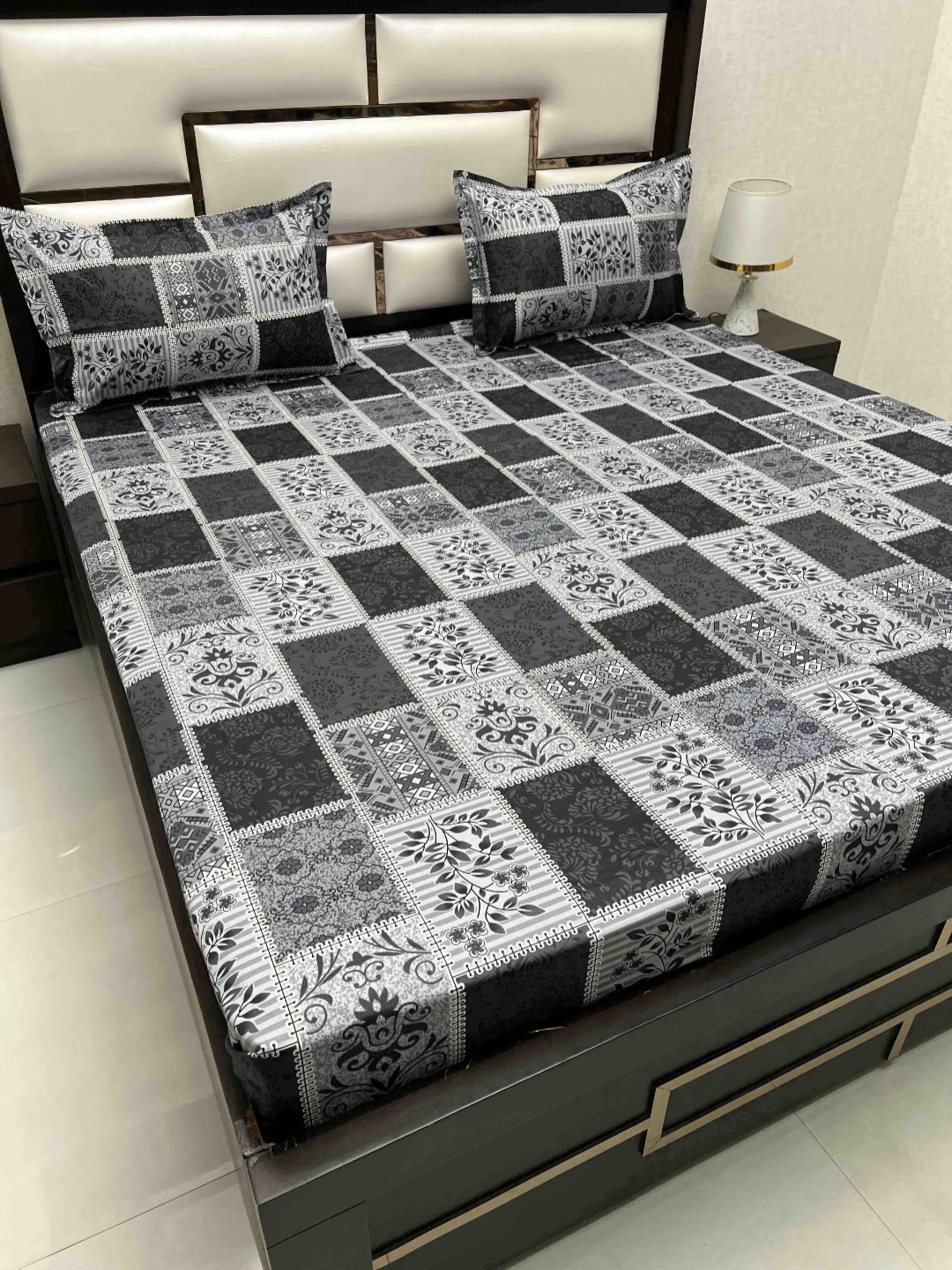 

Pure Decor Velar sib Black Floral Pure Cotton 220 TC Super King Bedsheet Set-2.75mx2.72m
