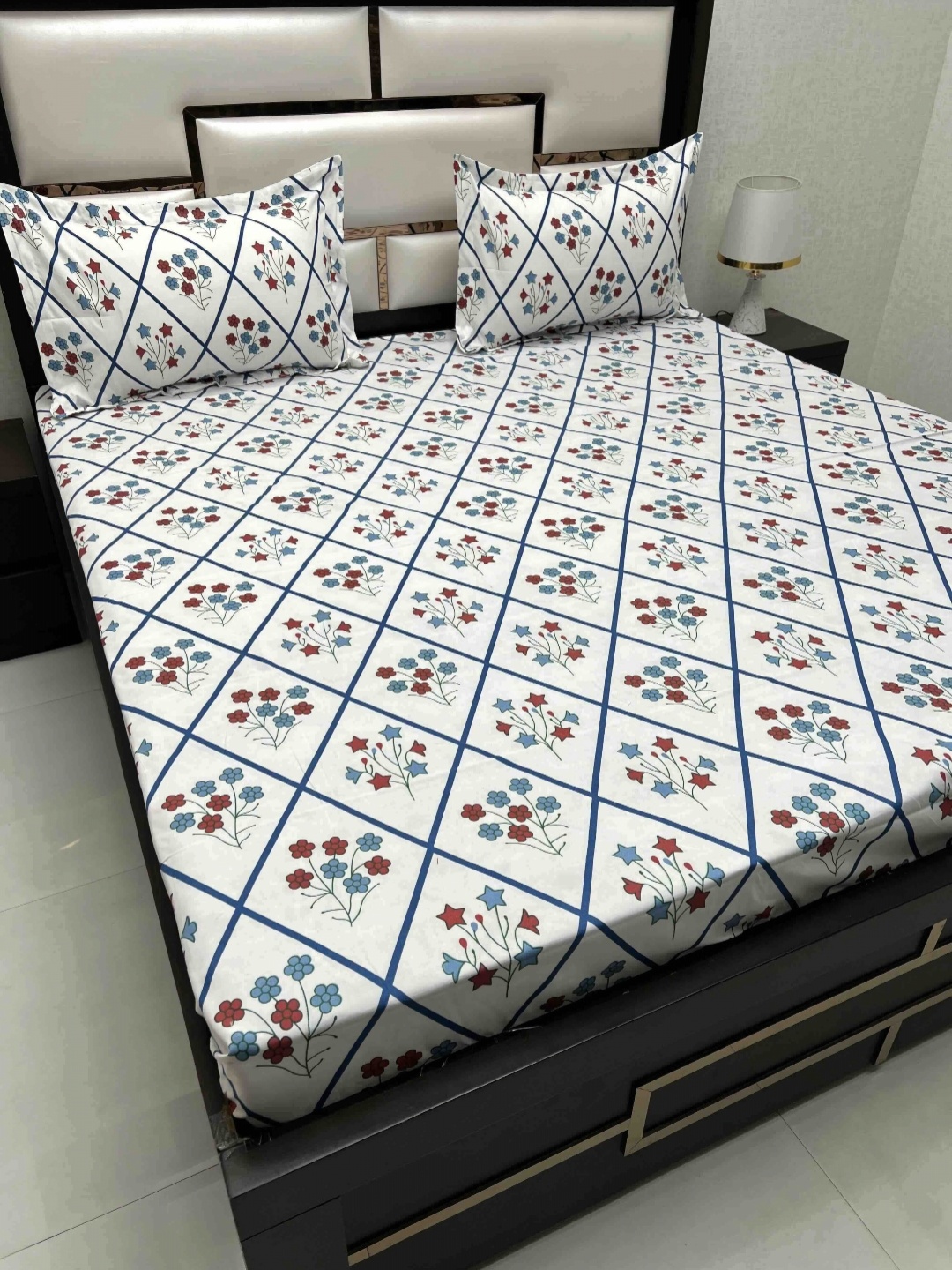 

Pure Decor Queen Size Double Bedsheet With 2 Pillow Covers 2.28m X 2.54m, White