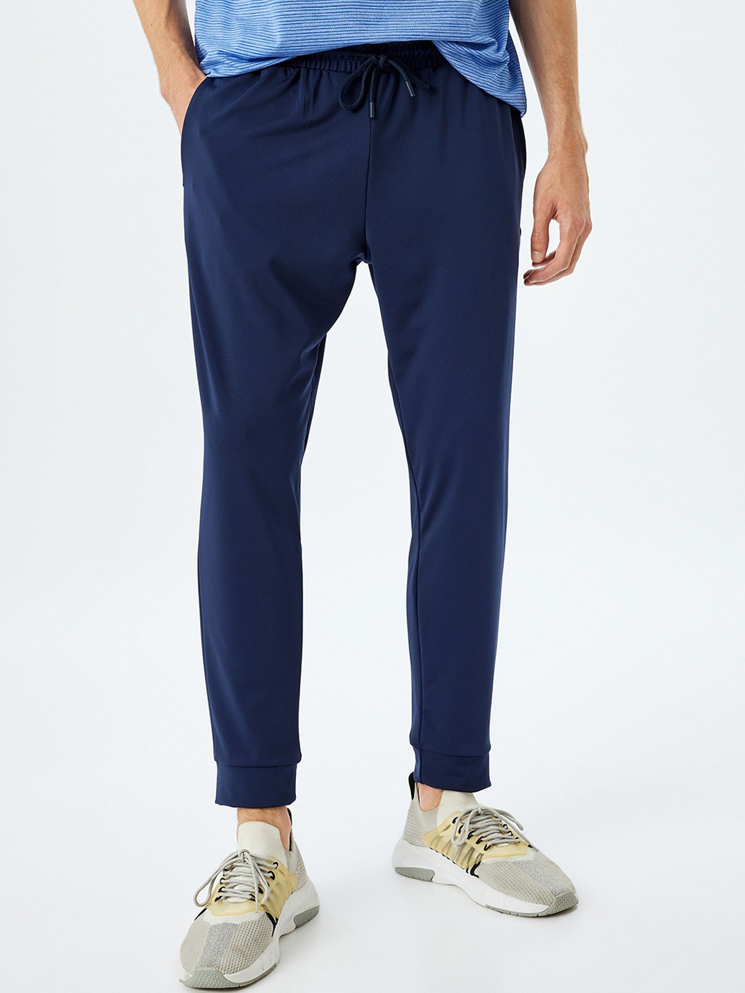 

Koton Men Solid Casual Joggers, Navy blue