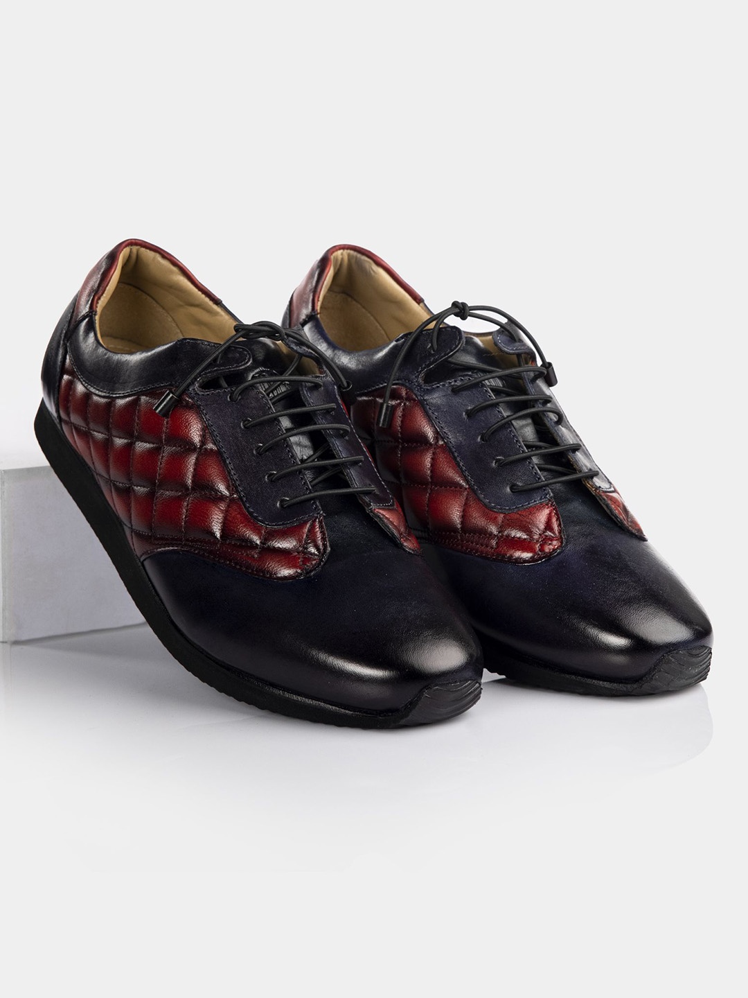 

LA MARCA Men Woven Design Leather Sneakers, Navy blue