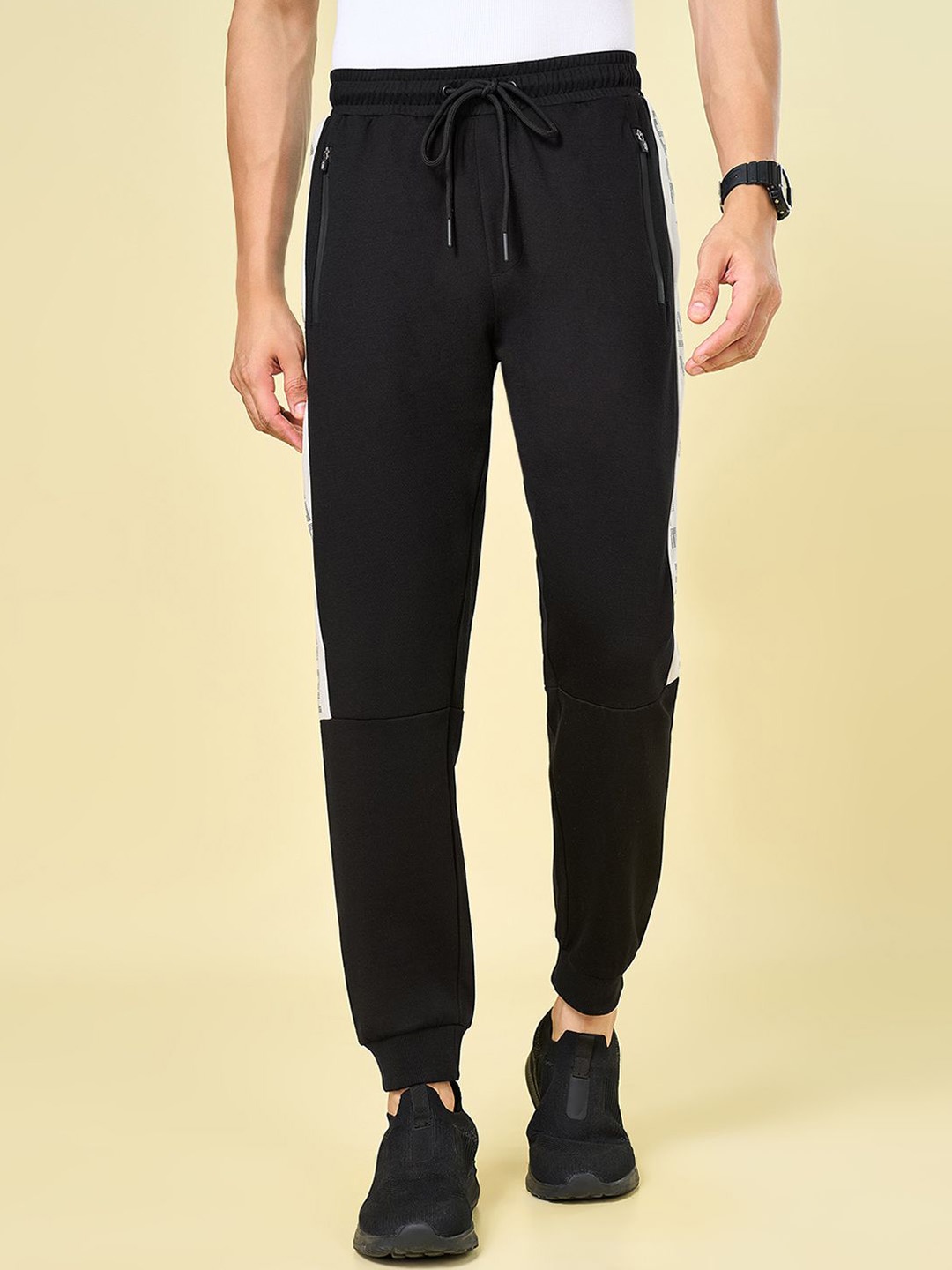 

Ajile by Pantaloons Mid- Rise Joggers, Black