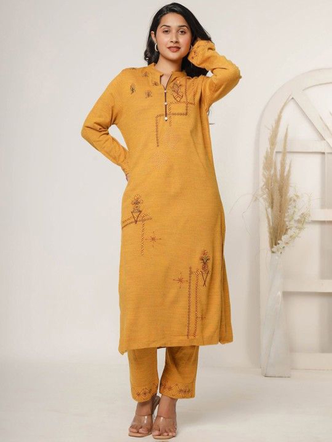 

Chandbaali Floral Printed Regular Pure Woollen Straight Kurta With Trouser, Mustard