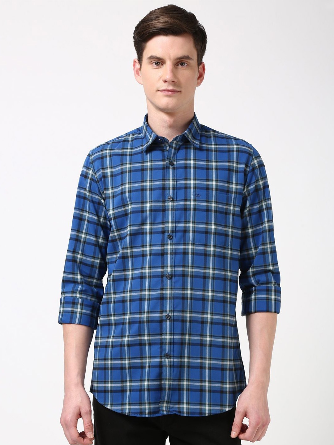 

Peter England Casuals Men Slim Fit Opaque Checked Casual Shirt, Blue