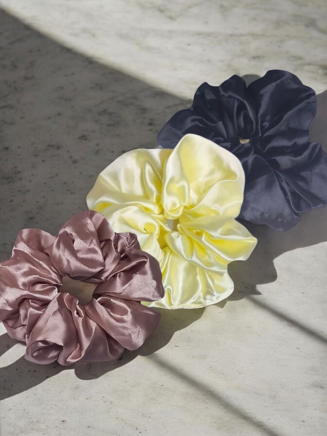 

OOMPH Women Set of 3 Ponytail Holder Scrunchy, Black