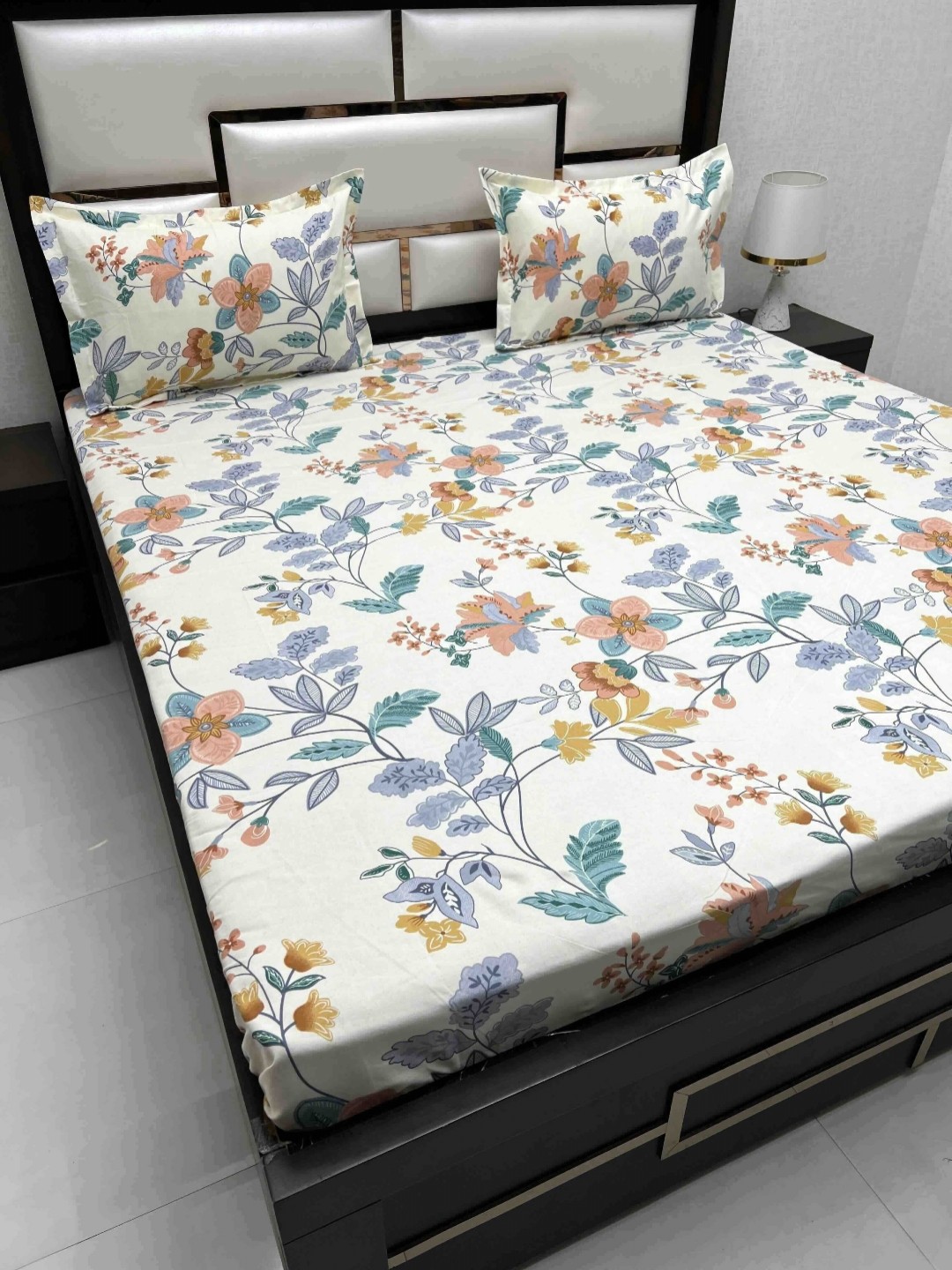 

Pure Decor Queen Size Double Bedsheet With 2 Pillow Covers 2.28m X 2.54m, White
