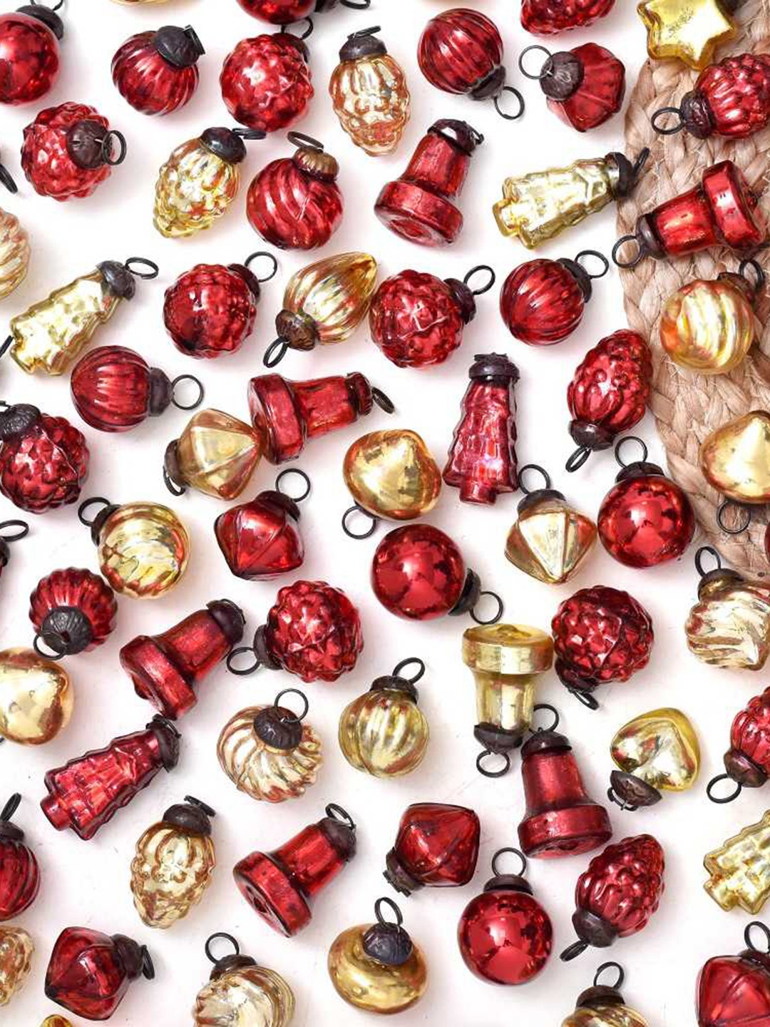 

Indianshelf 25 Pcs Red Glossy Glass Christmas Tree Ornaments