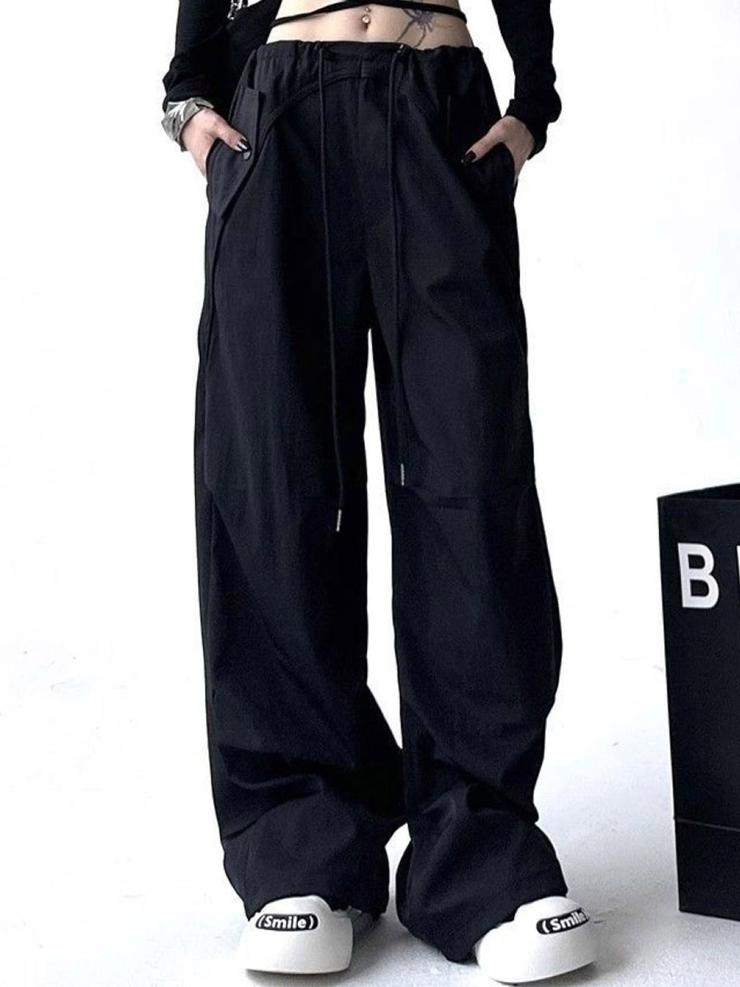 

StyleCast Women Original Mid-Rise Regular Fit Trousers, Black
