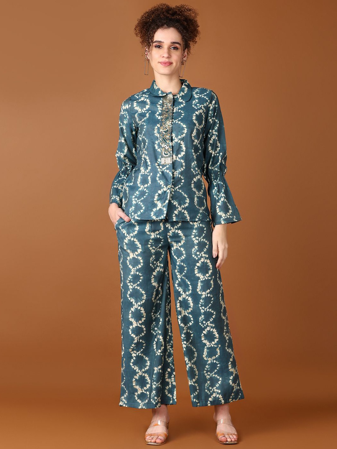 

V-Mart Tie & Dyed Embroidered Tunic with Trouser, Green