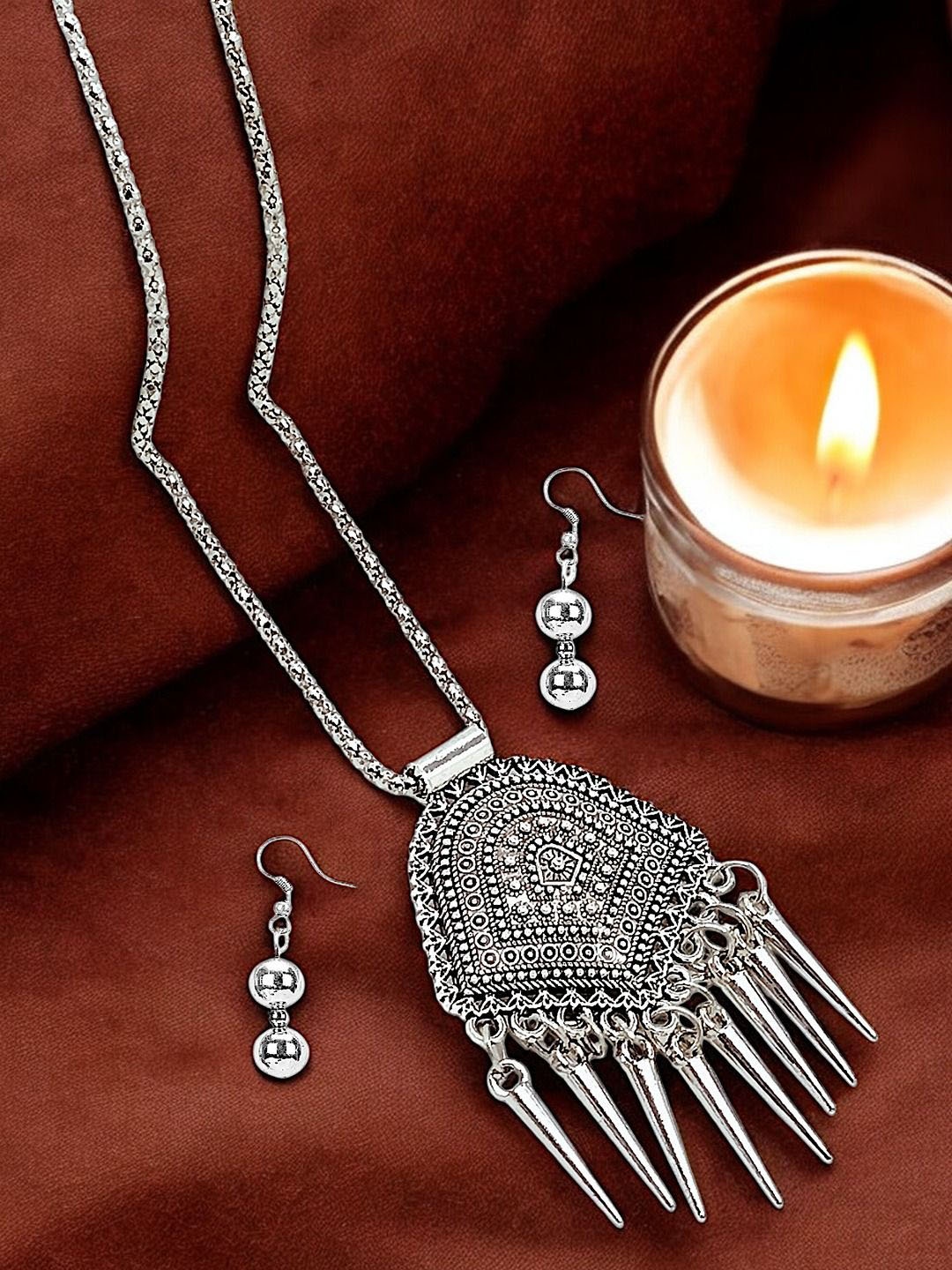 

FEMMIBELLA Silver-Plated Oxidised Cmips Design Jewellery Set