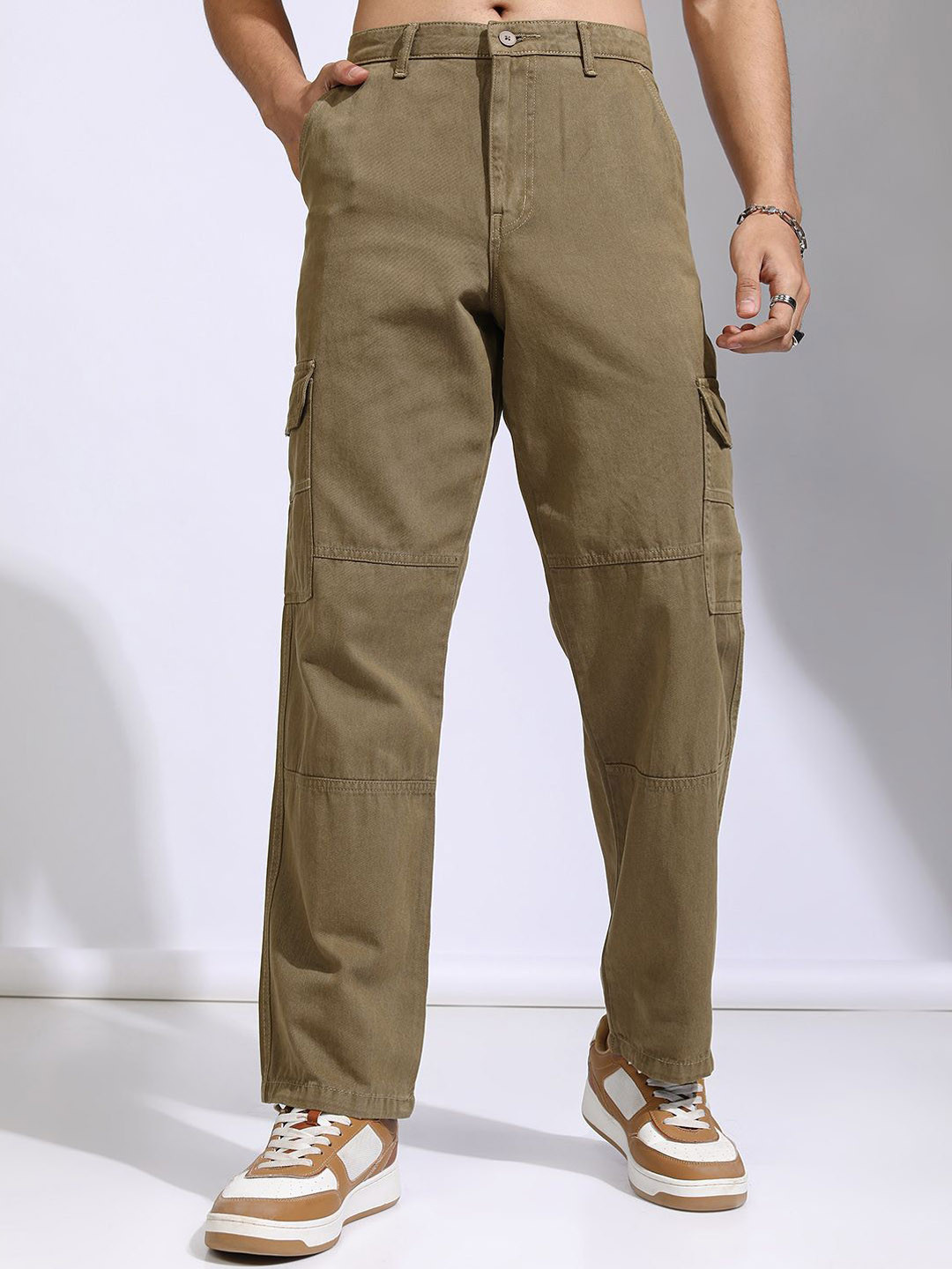 

HIGHLANDER Men Mid-Rise Straight Fit Cargos Trousers, Brown