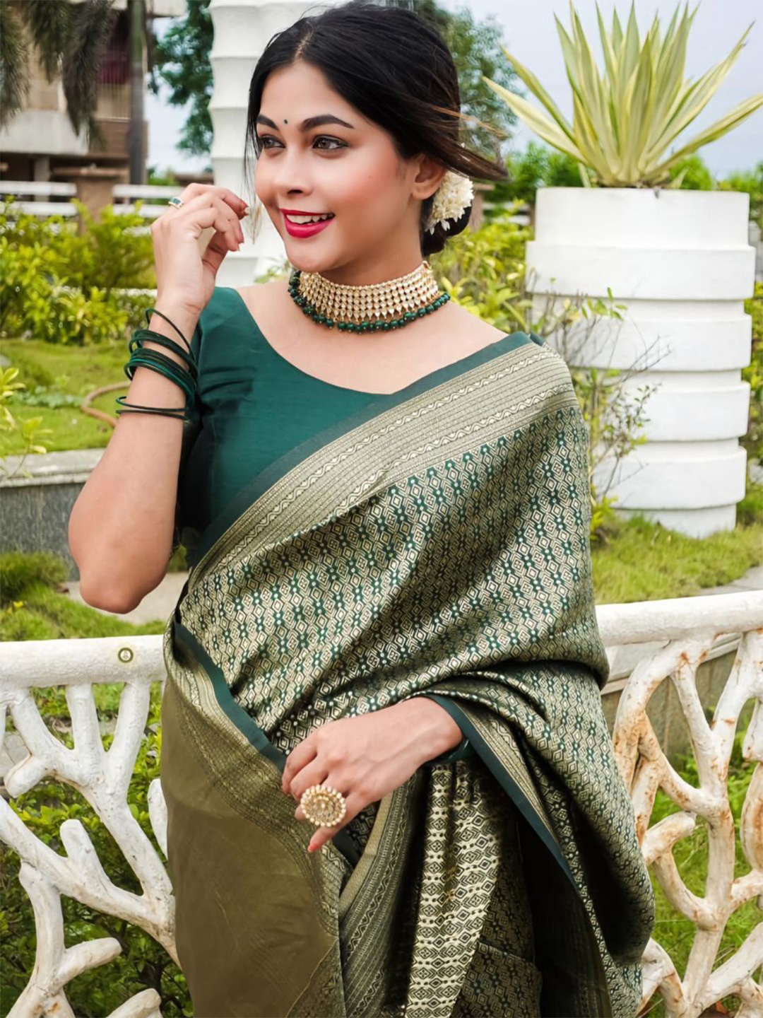 

Areca Designer Zari Pure Silk Banarasi Saree, Green