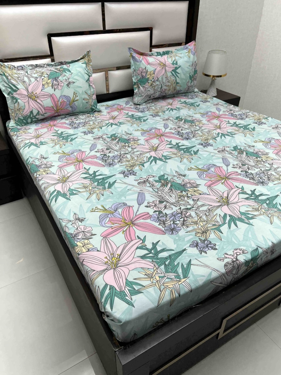 

Pure Decor Green & Pink Floral 250 TC Queen Bedsheet with 2 Pillow Covers
