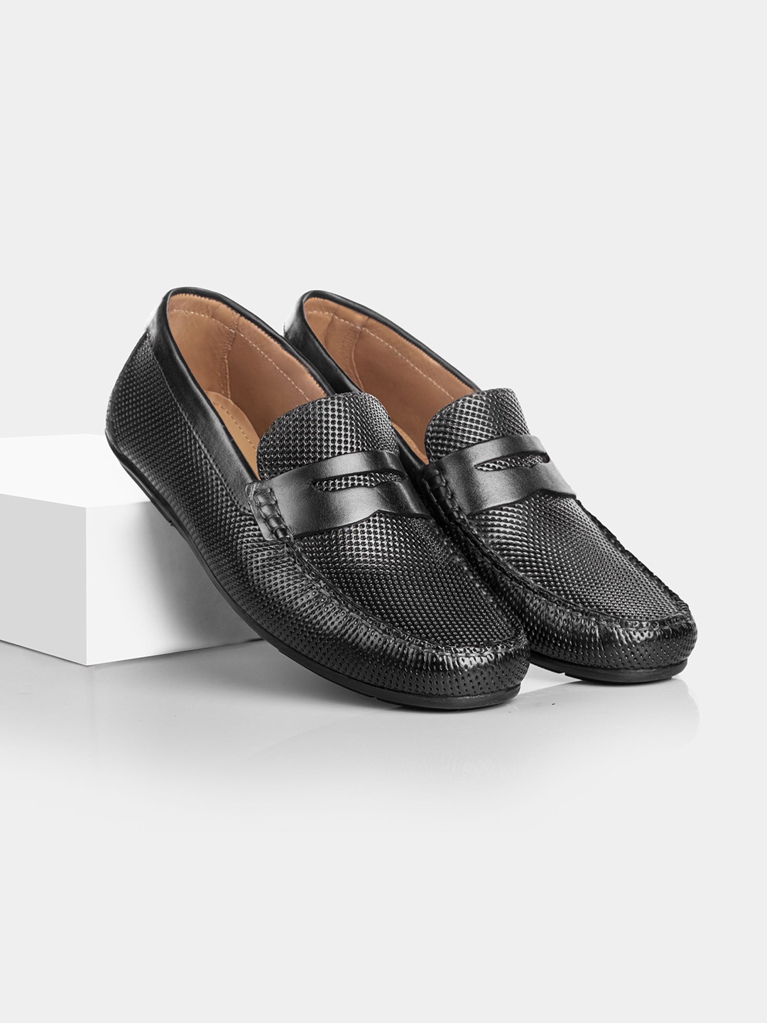 

LA MARCA Men Textured Leather Driving Shoes, Black