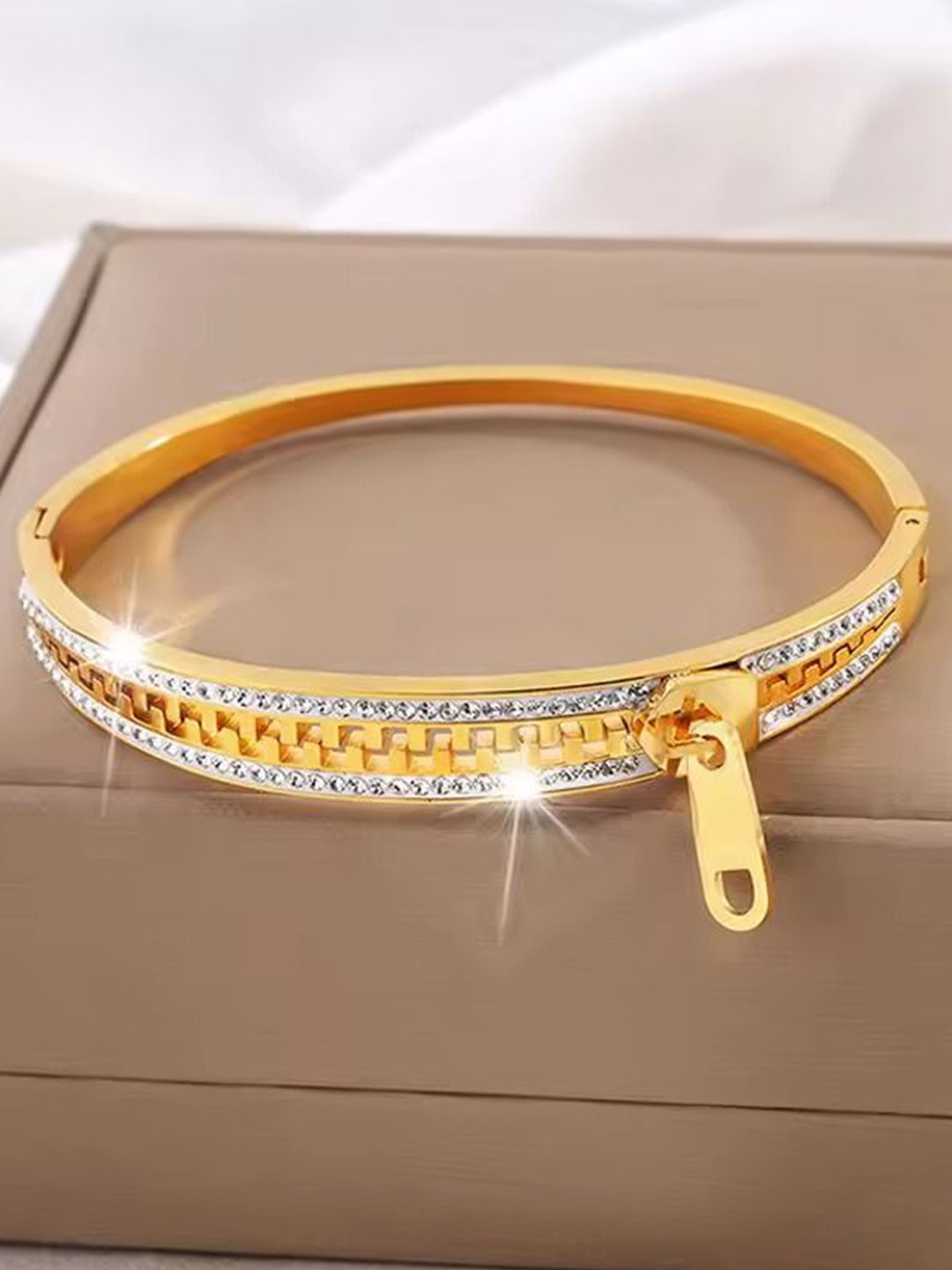

DIVASTRI Women Antique Gold-Plated Kada Bracelet