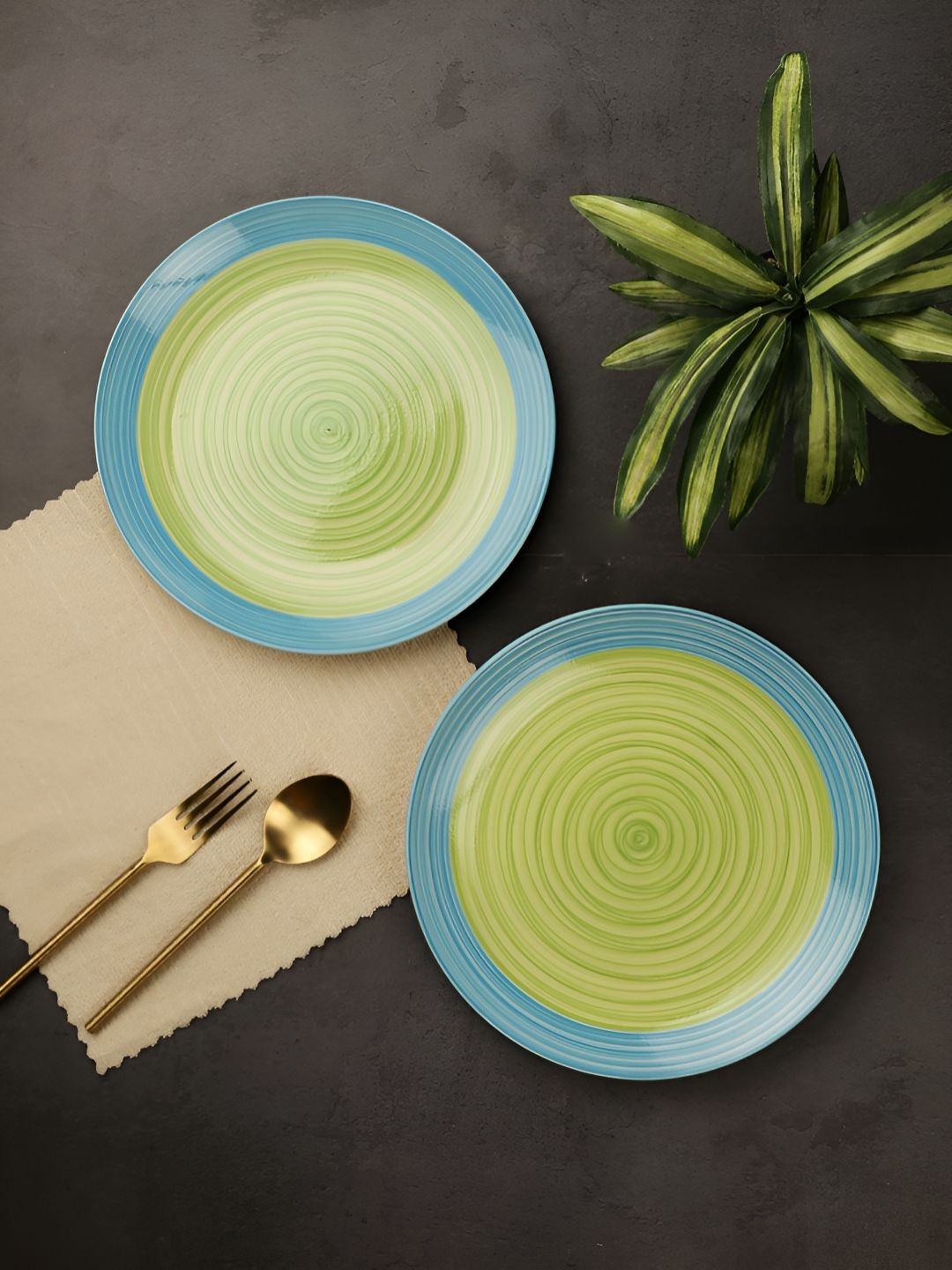 

VarEesha Ananda Green & Blue 2 Pieces Printed Ceramic Glossy Plates