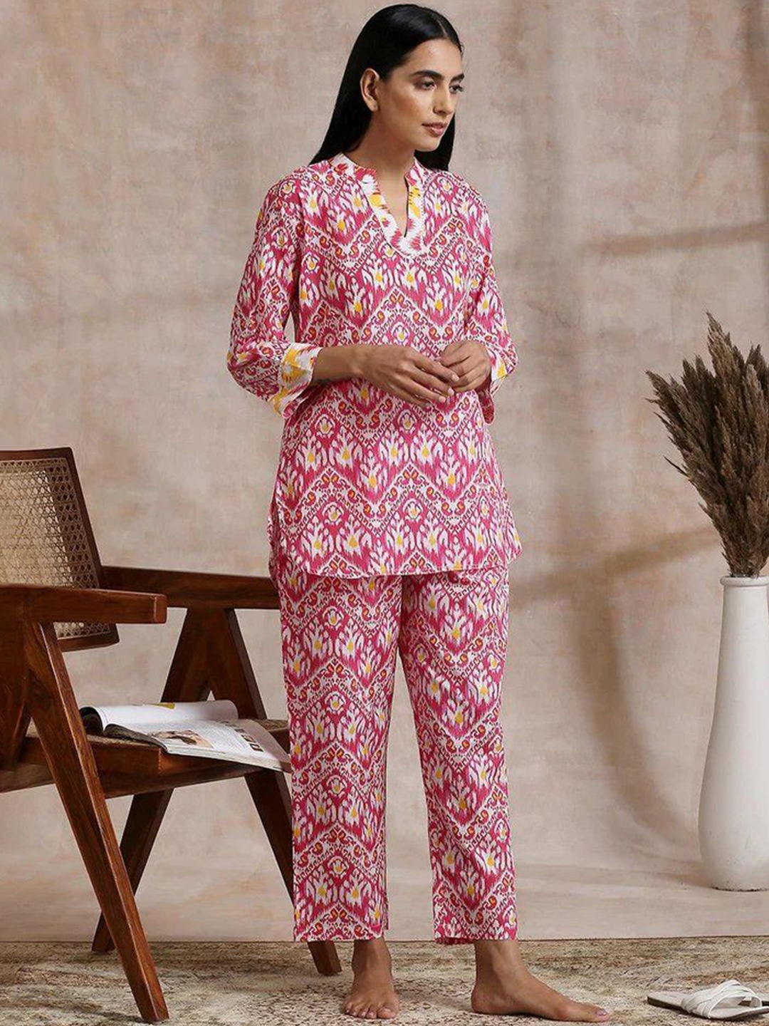 

DressBerry Pink Chevron Printed Mandarin Collar Three-Quarter Sleeves Top With Trouser