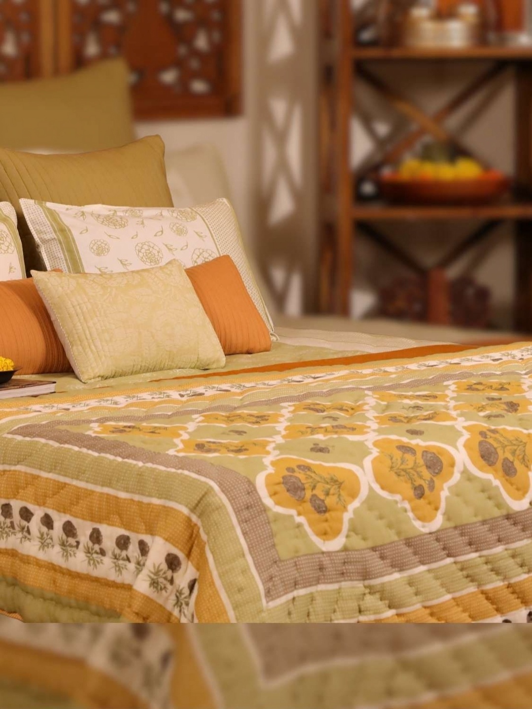 

Peepul Tree Green & Yellow Floral Printed Cotton 300 GSM Single Bed Quilt