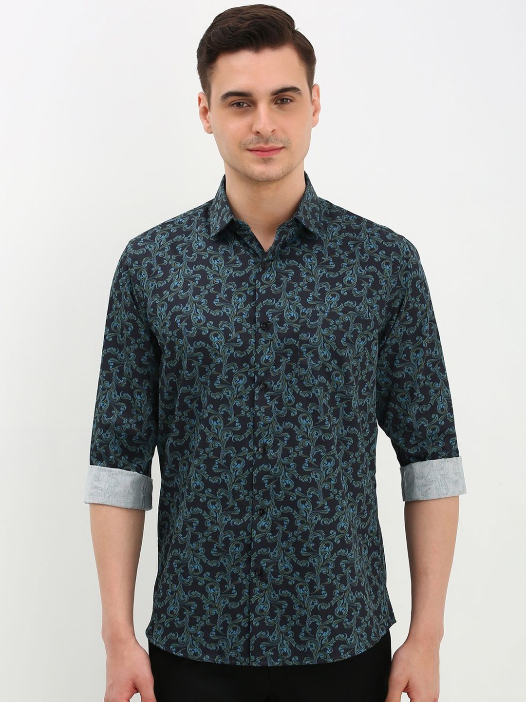 

Allen Solly Men Slim Fit Floral Opaque Printed Casual Shirt, Green