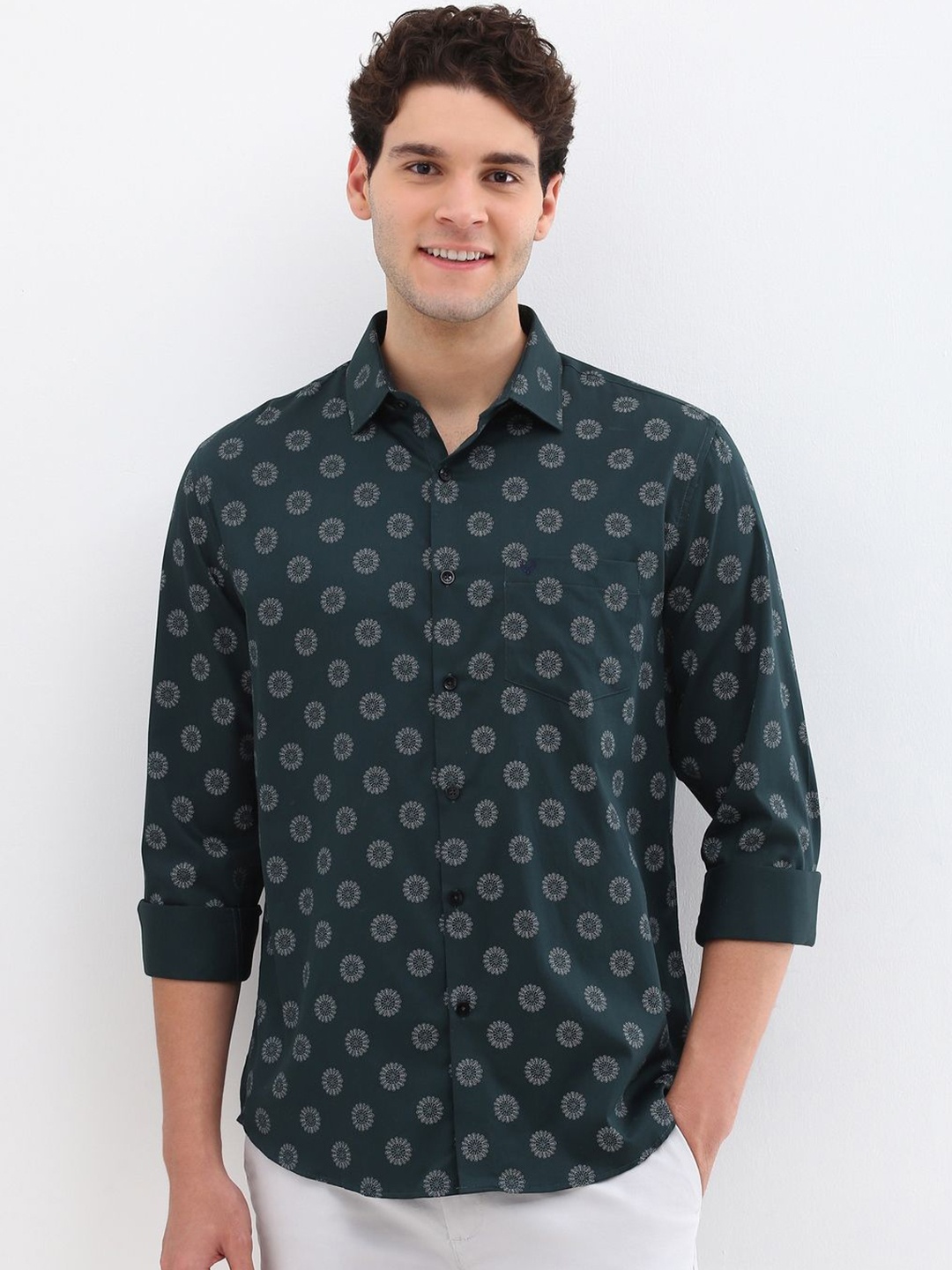

Allen Solly Men Slim Fit Floral Opaque Printed Casual Shirt, Green