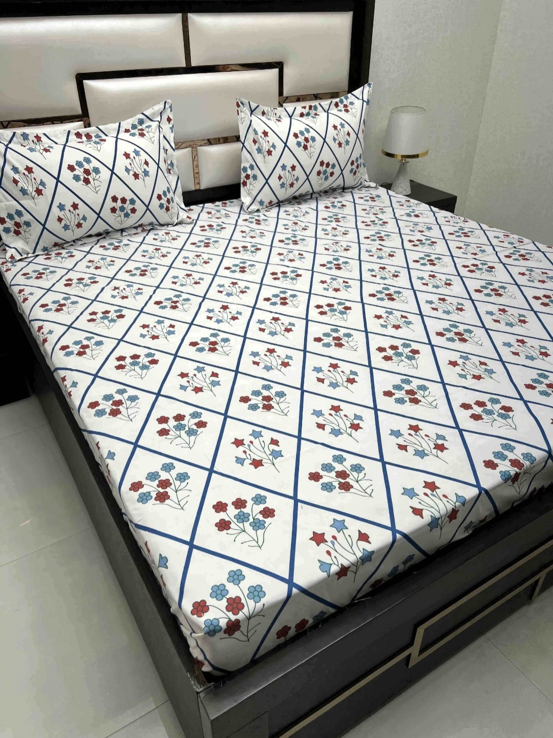 

Pure Decor Queen Size Double Bedsheet With 2 Pillow Covers 2.28m X 2.54m, White