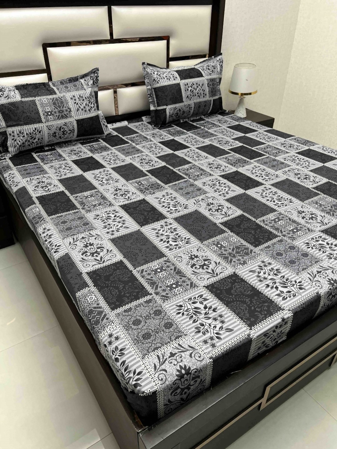 

Pure Decor Black & Grey Floral 300 TC Pure Cotton King Bedsheet Set 2.72 m x 2.74 m