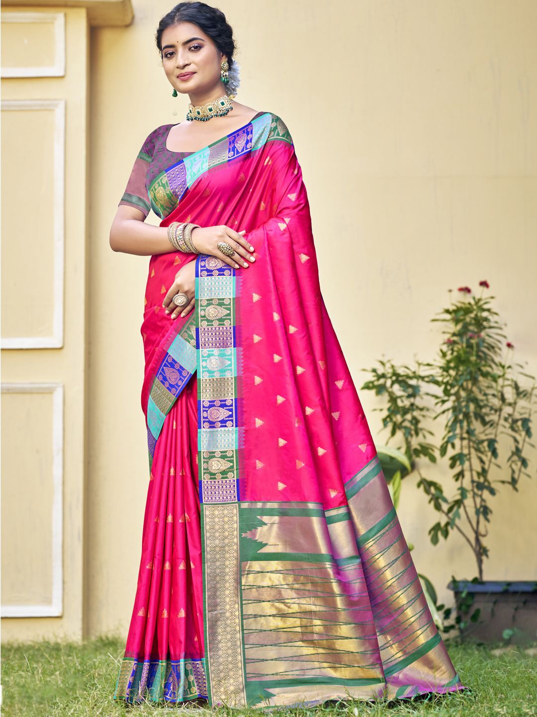 

SANGAM PRINTS Ethnic Motifs Zari Tussar Saree, Pink